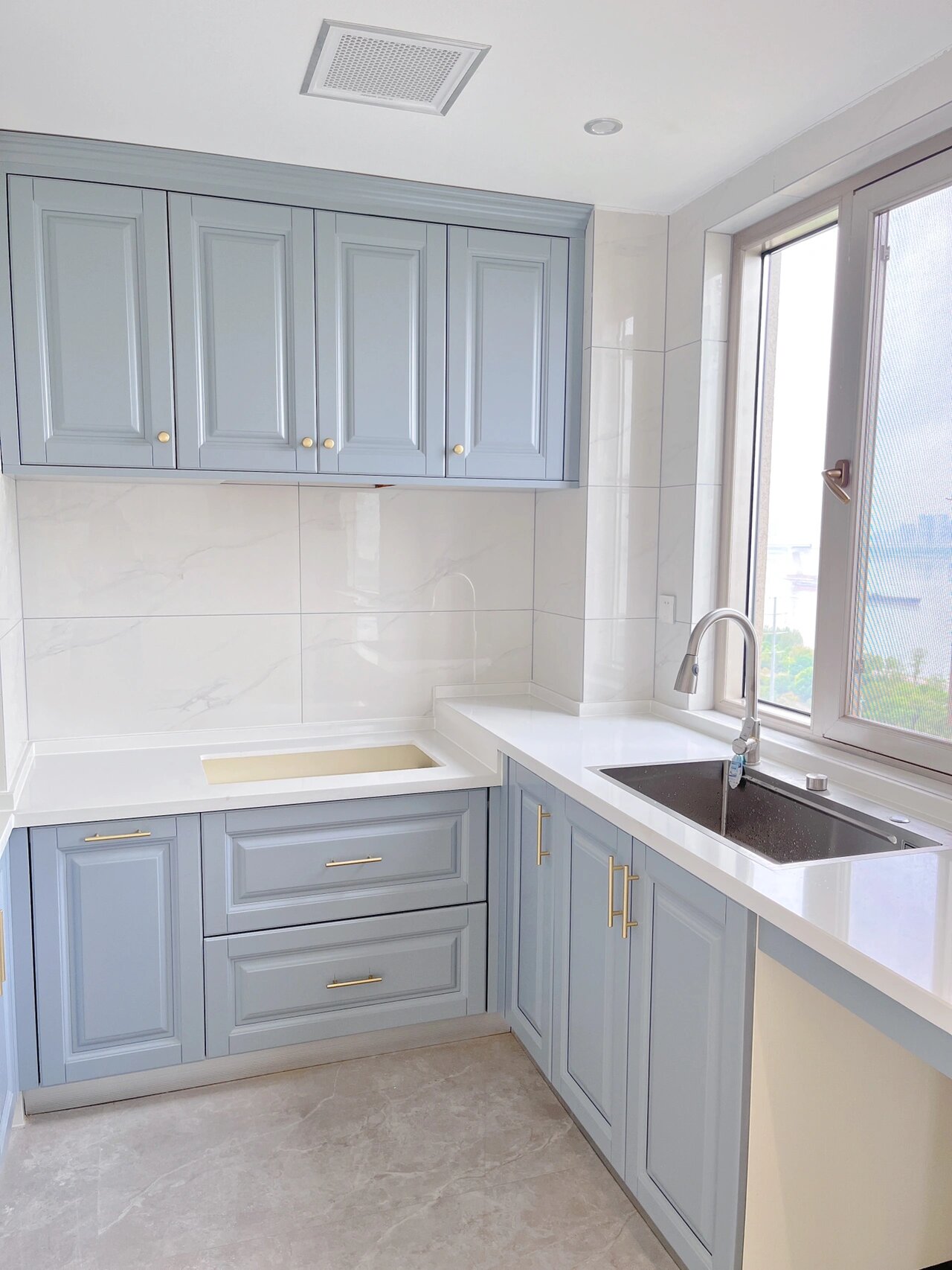 蓝色系厨房|我的高颜值橱柜,蓝灰色太好看了 厨房柜门颜色选的是蓝