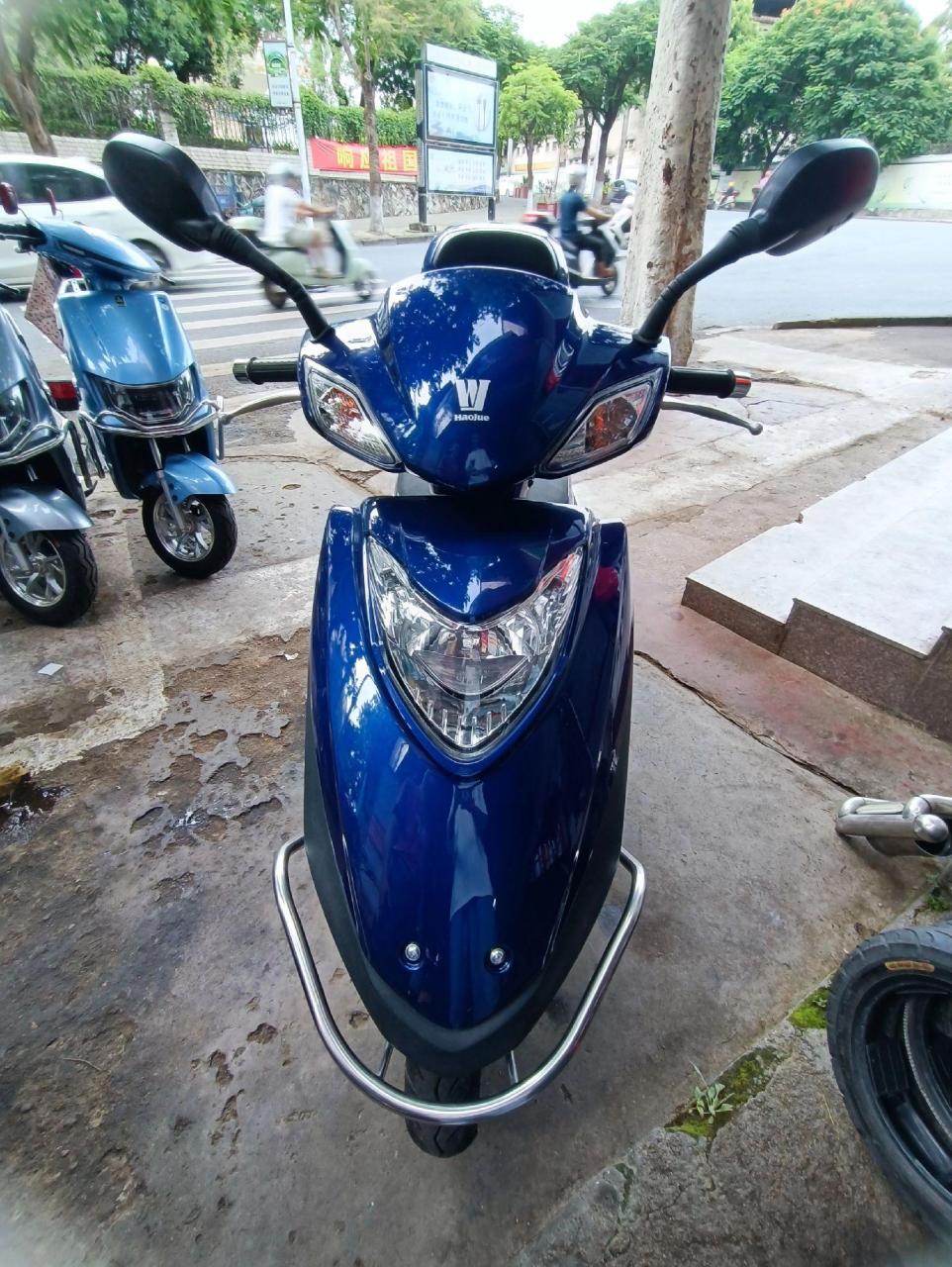 豪爵鹰钻e125,23年5月车,原车主一手买菜车,两千七百公里实表指哪哪新