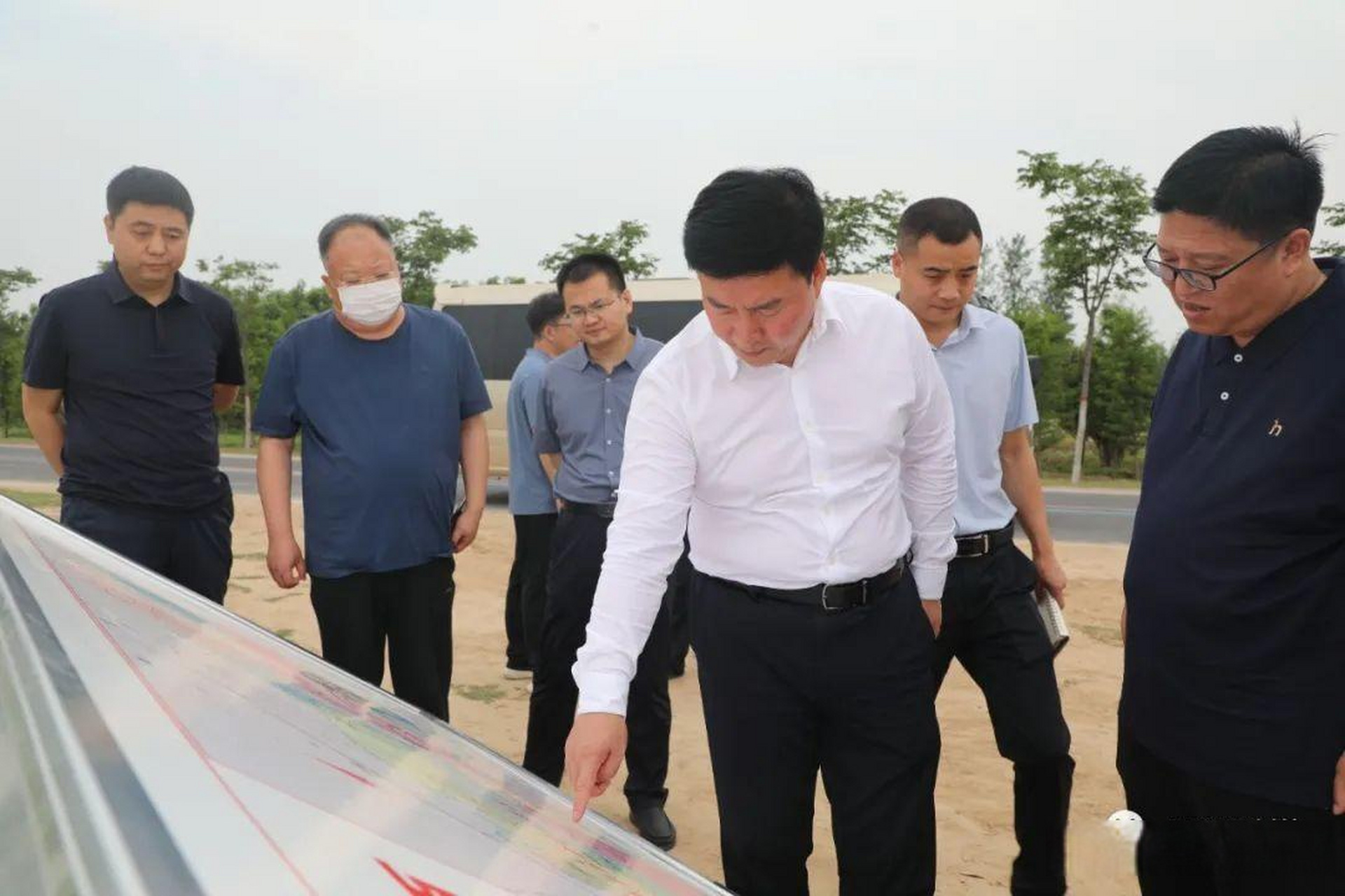 原阳县委书记刘兵一行督导调研滩区迁建,黄河防汛工作 6月25日上午