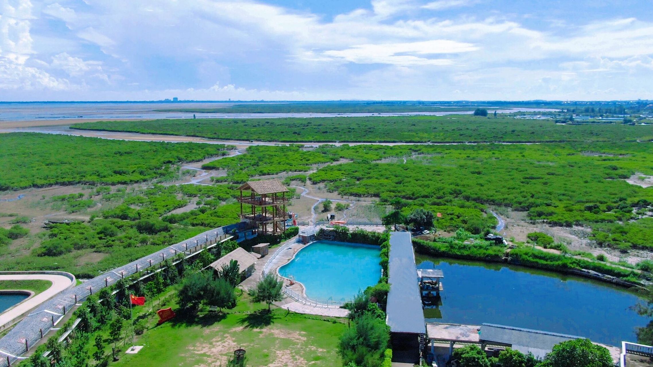 99防城港市东兴市江平镇交东村7组20号七彩贝丘湾景区  91 美丽