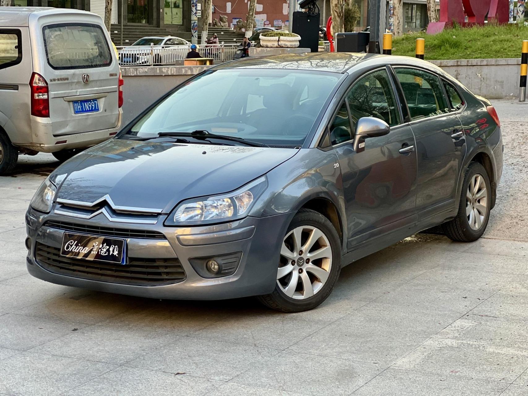 0l 手动挡.新货上架:2010年7月雪铁龙 2011款 世嘉三厢 2.