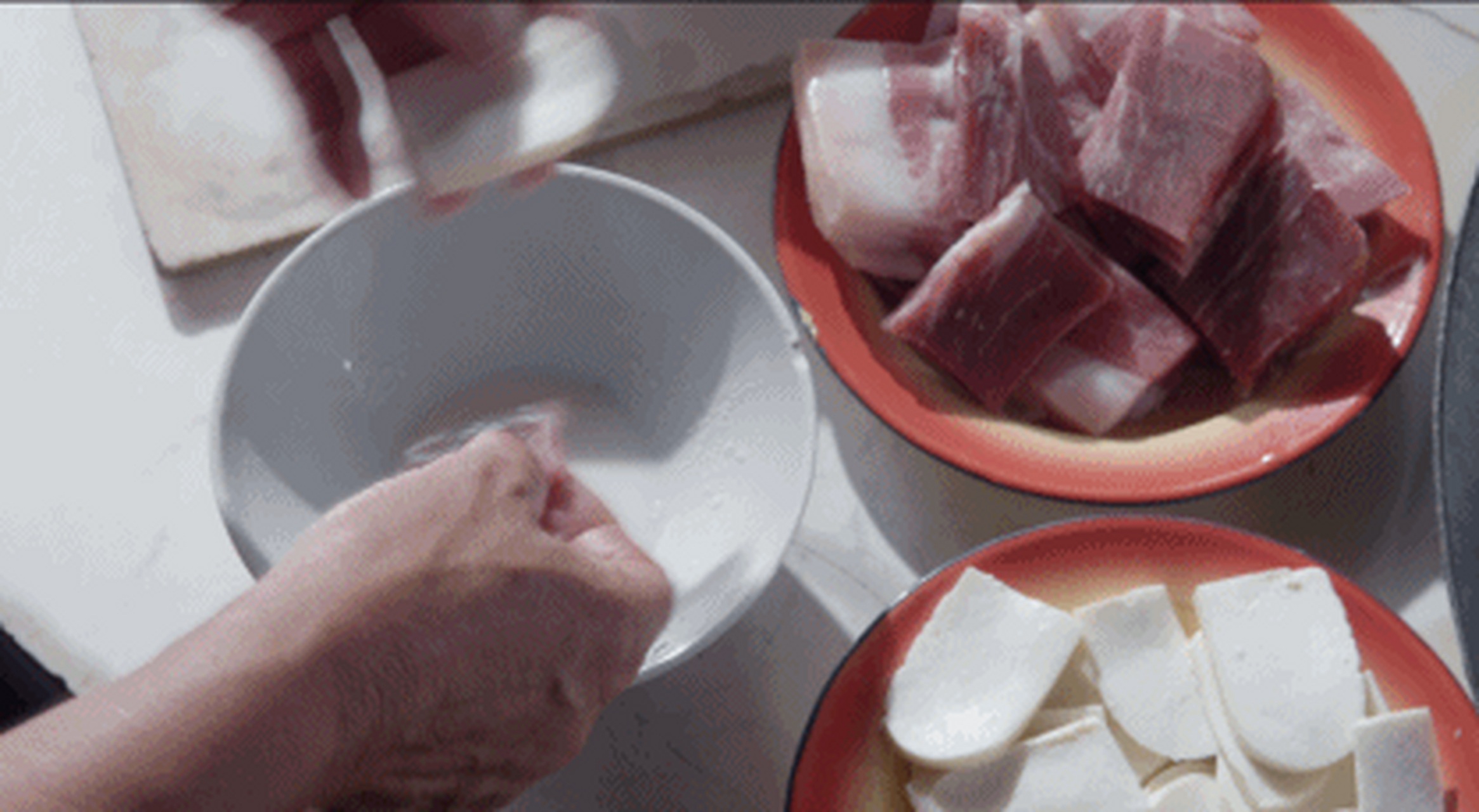 下饭菜#云南鹤庆羊乳饼夹火腿 乳香四溢,咸鲜有嚼劲 每一口都是大理