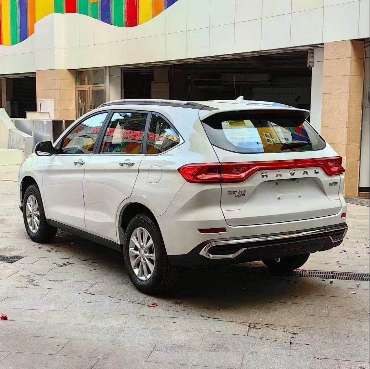 哈弗m6.1.5t发动机手动挡. 原价77900,优惠下来跟面包车价格买suv.