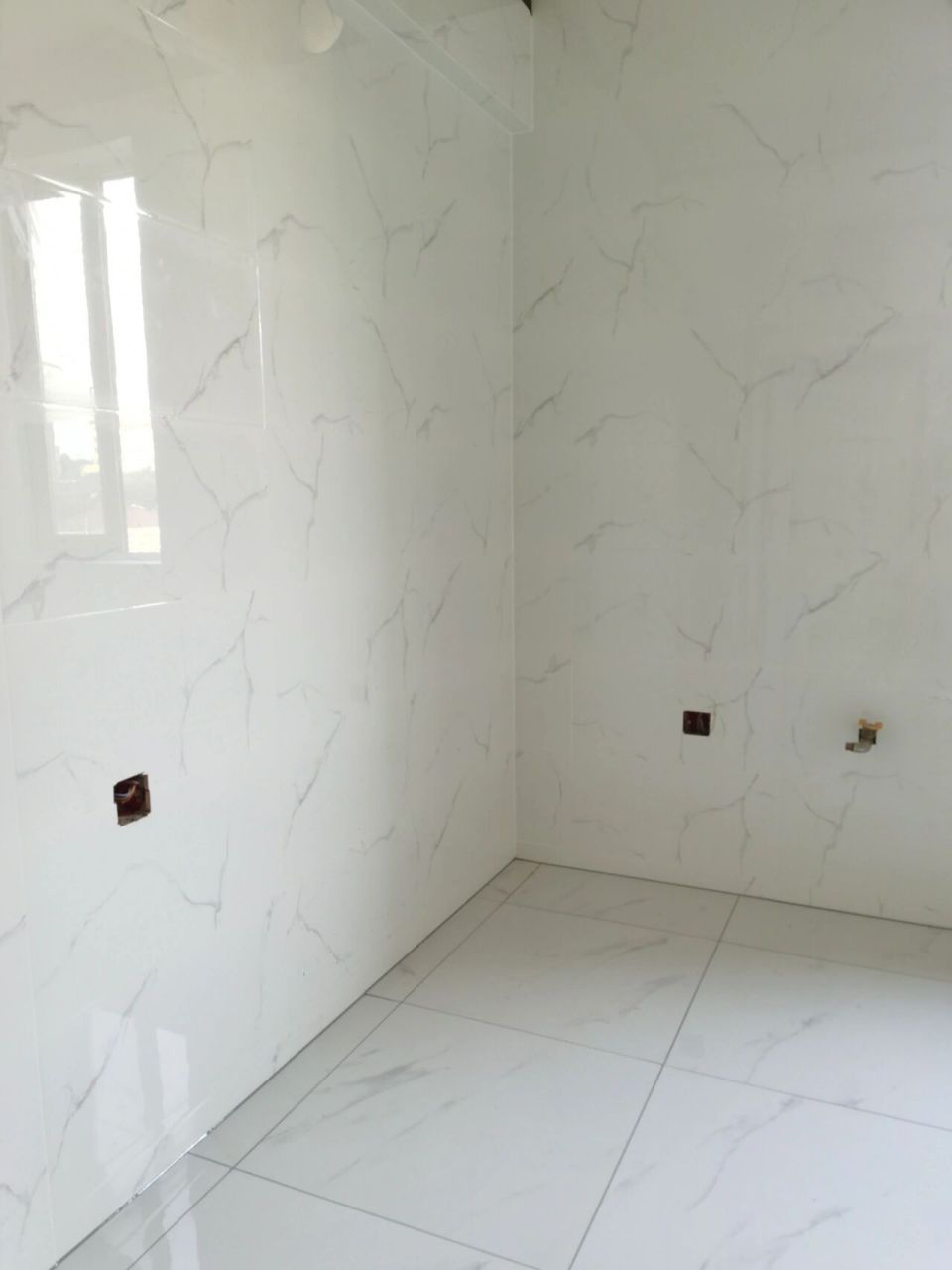 爵士白瓷砖白色亚浅灰美缝 瓷砖美缝做好啦,爵士白配白色美缝是真的绝