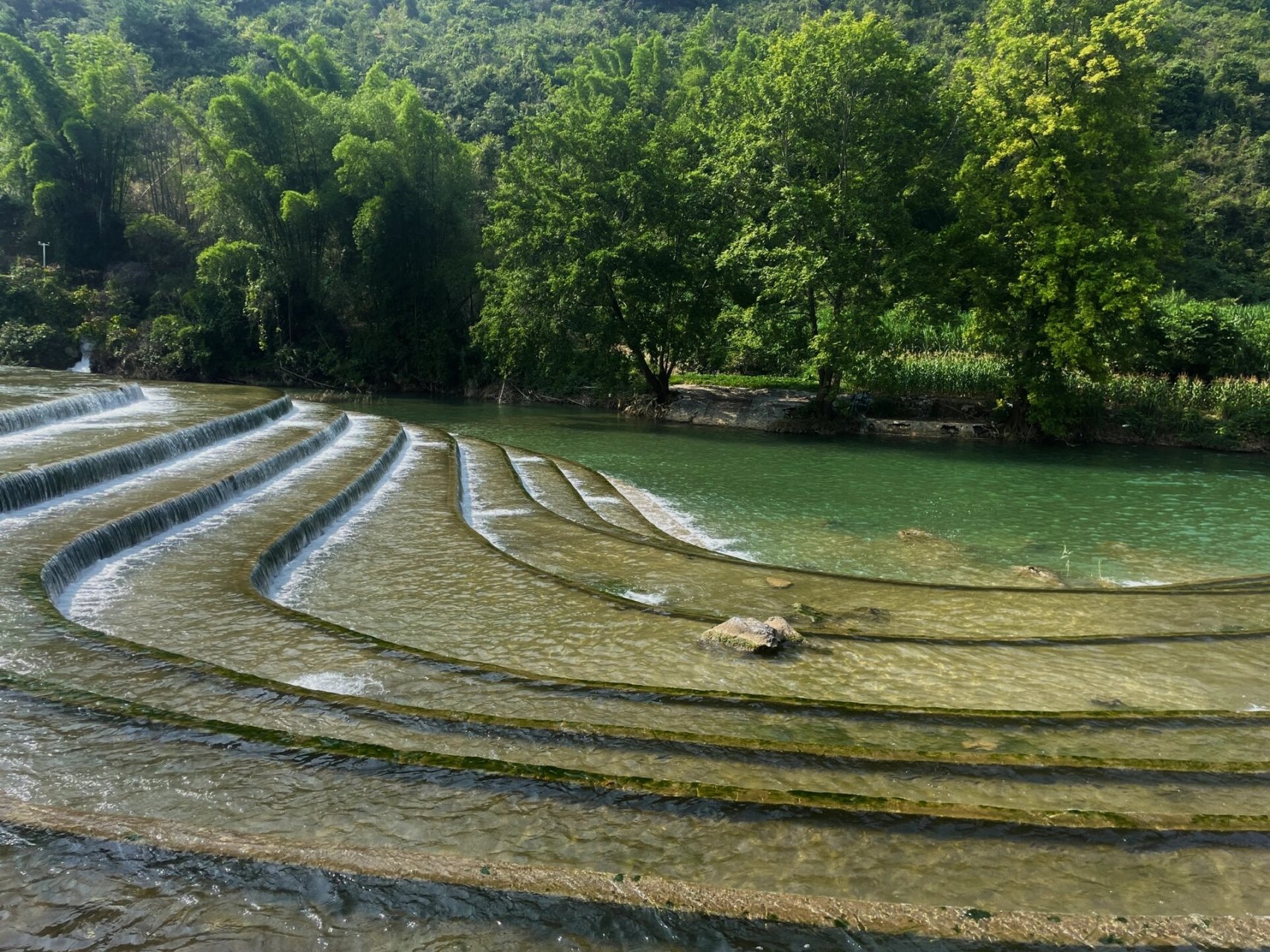 广西宜州九浪花瀑布图片