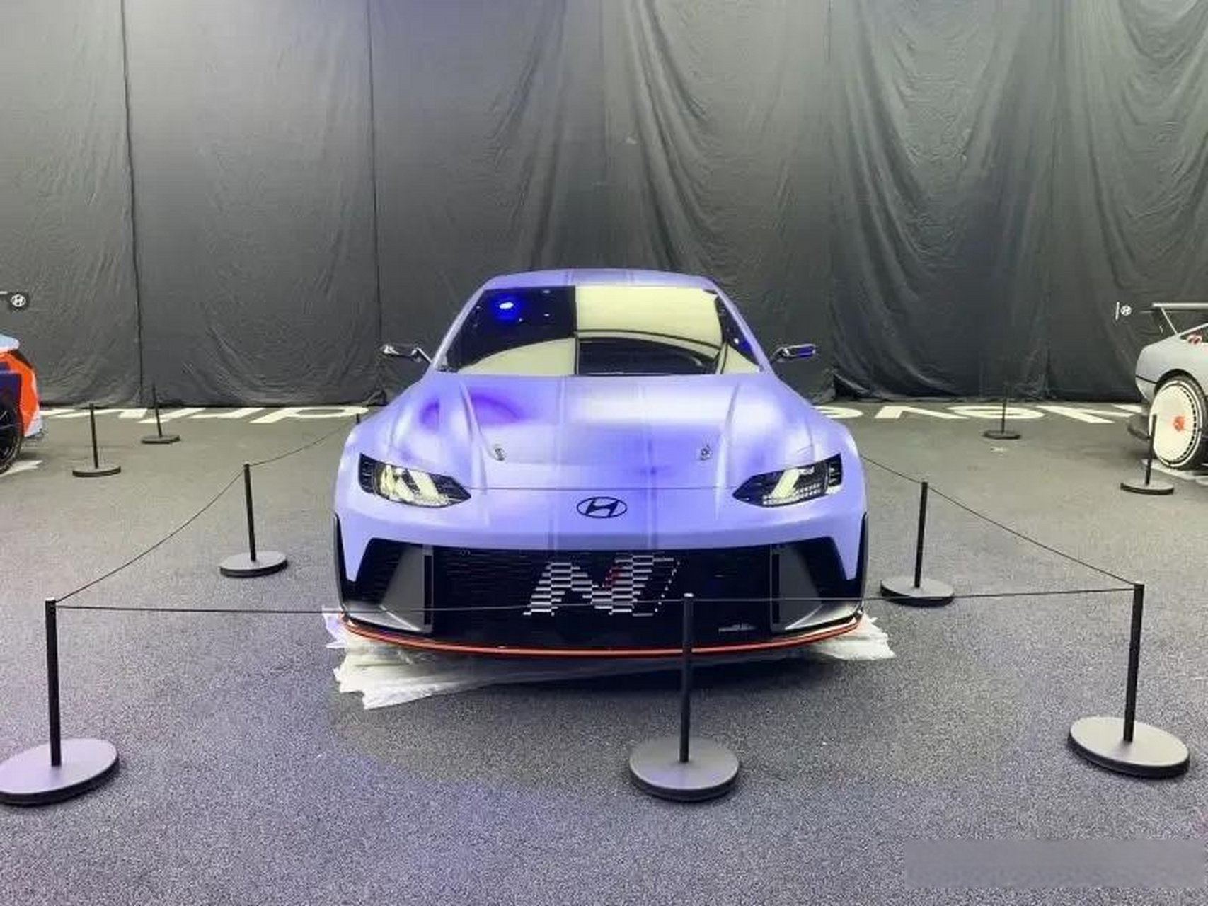 看到一组现代rn22e概念车的实车图在上海国际车展亮相,印入眼帘的是