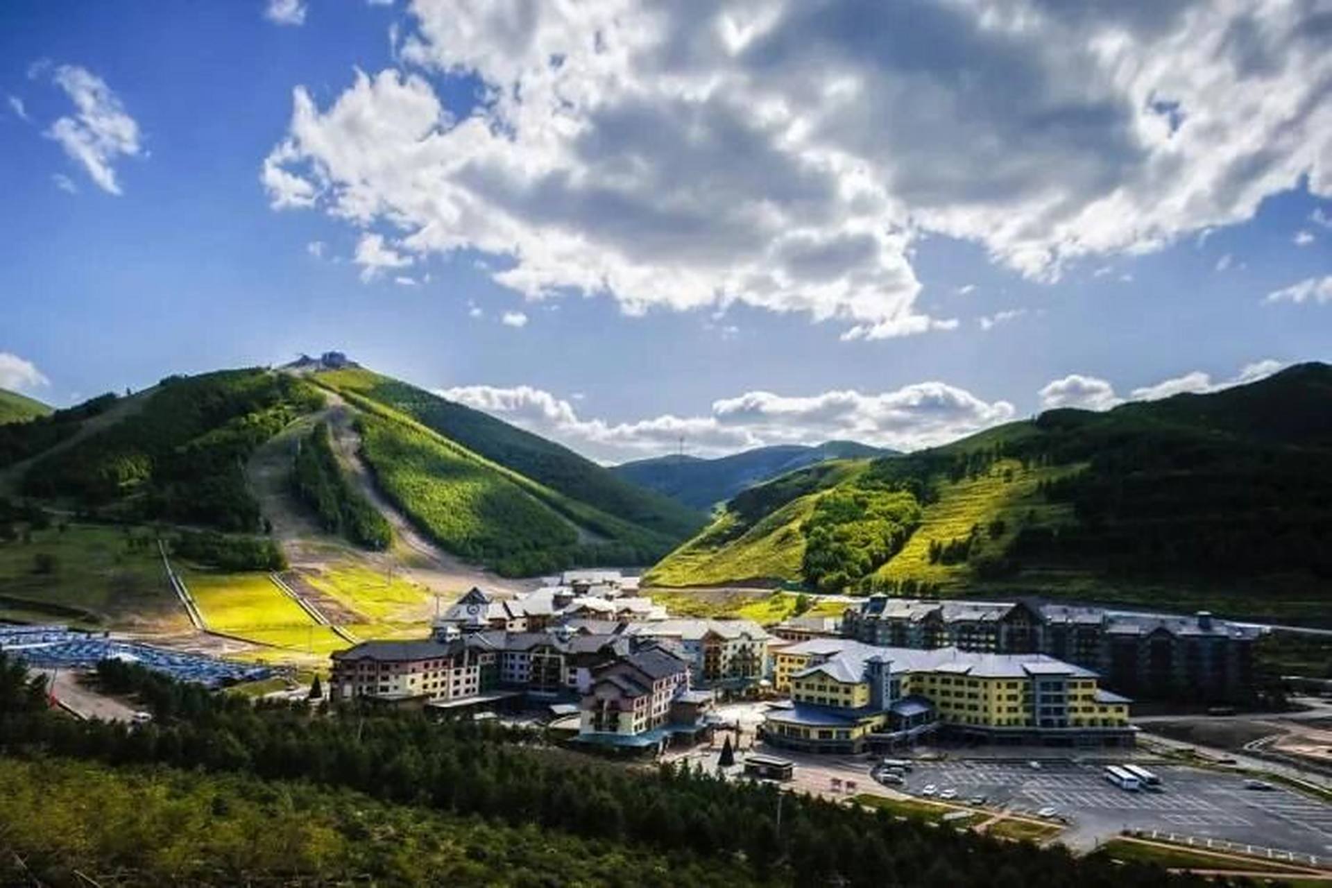张家口太舞南山里酒店699起,暑假来避暑 位于国家4a旅游景区太舞小镇
