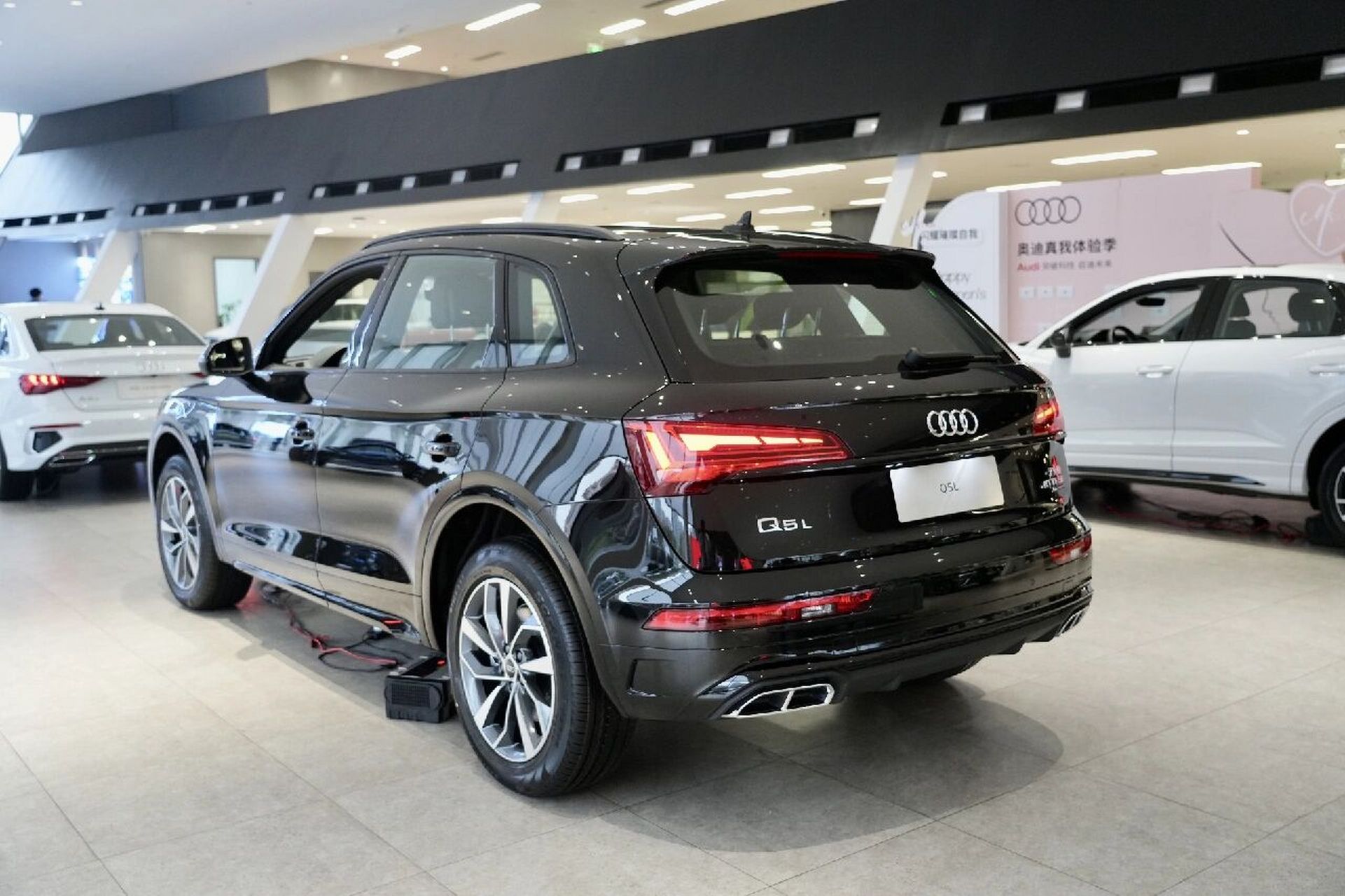 2023款奥迪q5l相关变化如下:40tfsi时尚致雅/动感:无改动-40tfsi豪华