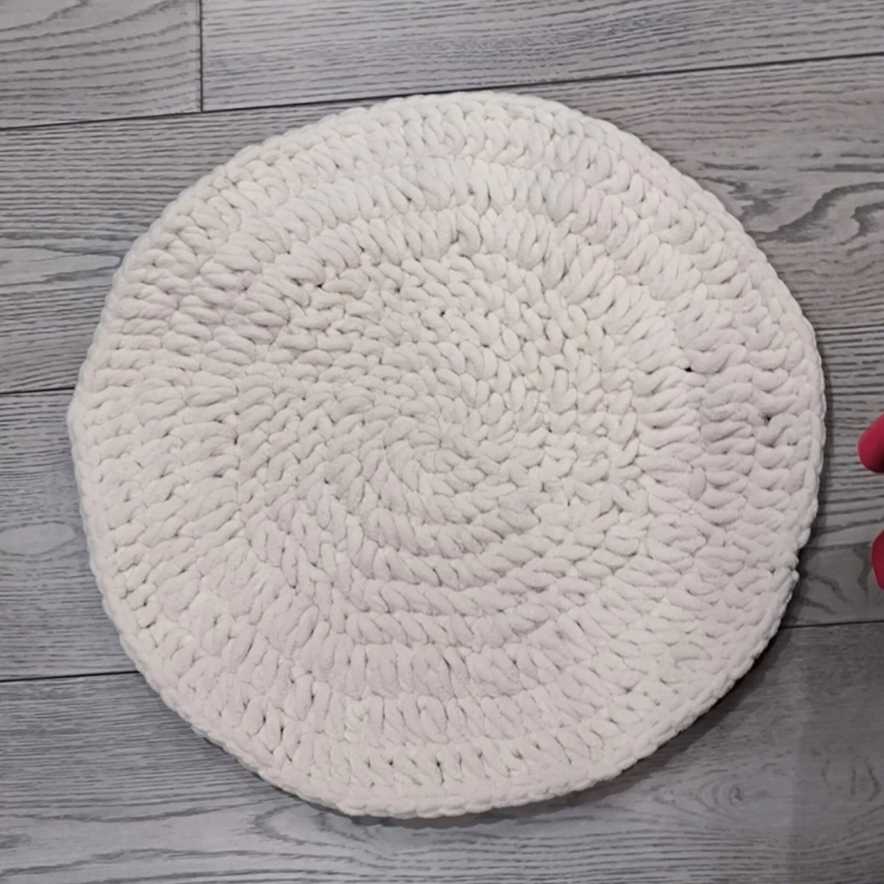 冰条线钩织坐垫 pxx六块钱淘了两团,即兴发挥 正好勾了一个坐垫 成品