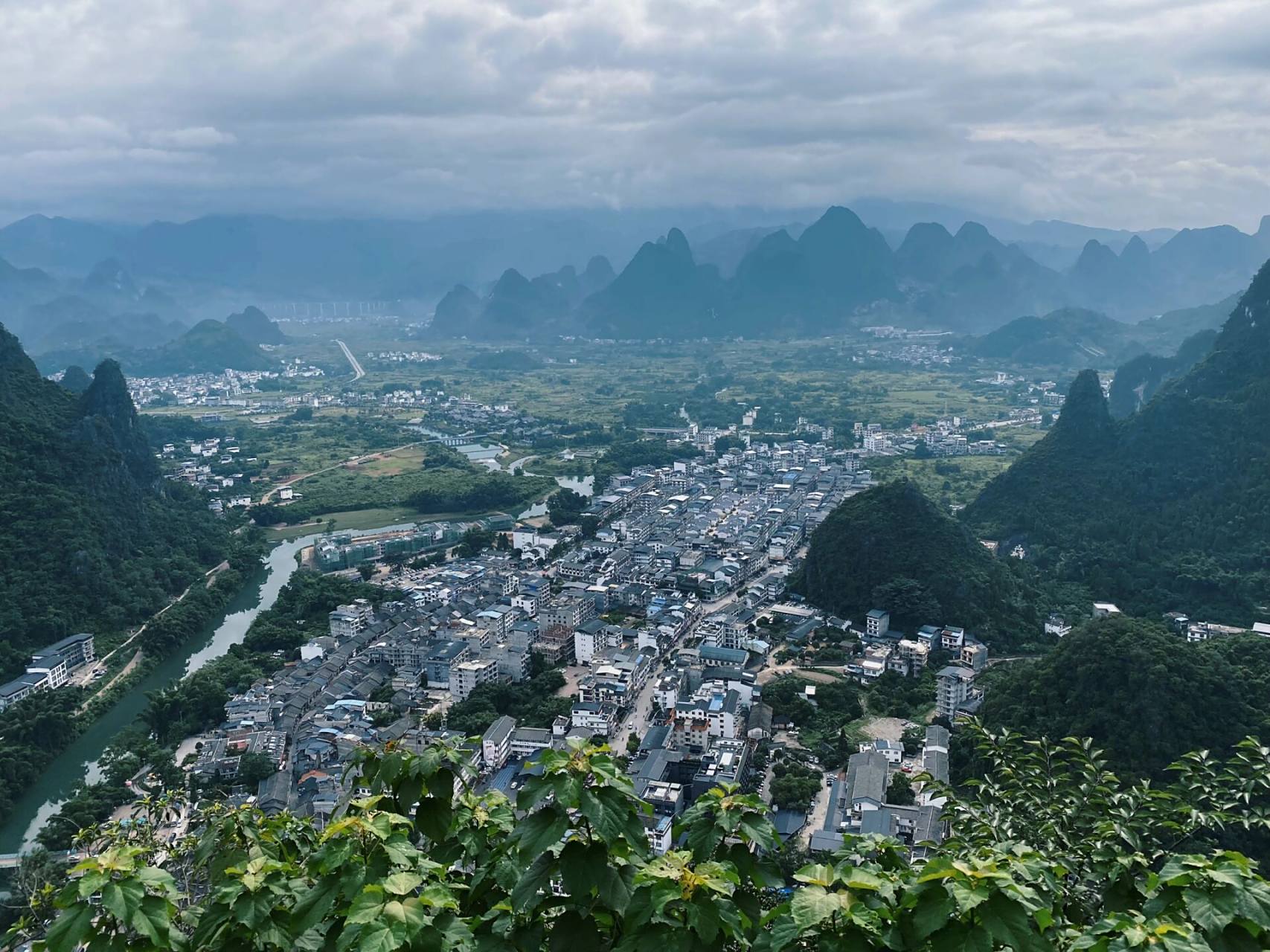 一,地理位置 99:桂林—兴坪—老寨山 	 二,交通方式 08:我是住在