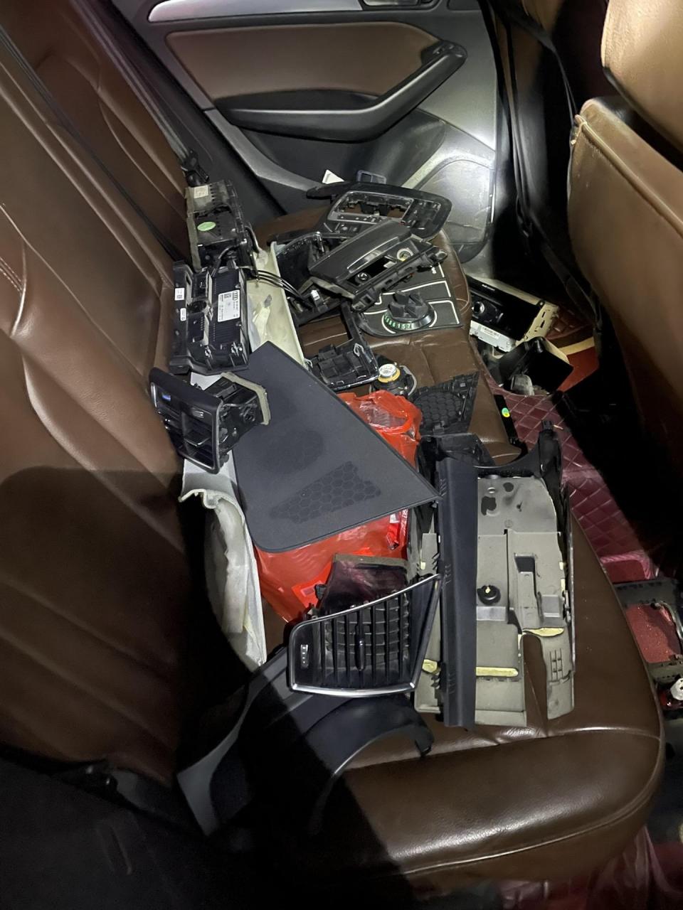 奥迪q5更换蒸发箱