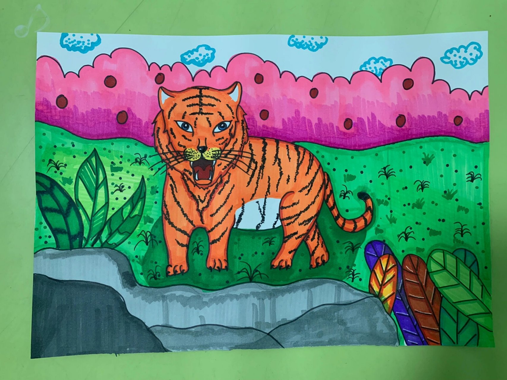 幼儿园大班——小学二年级儿童画    1,可爱的狐狸 2,大嘴鸟 3,老虎