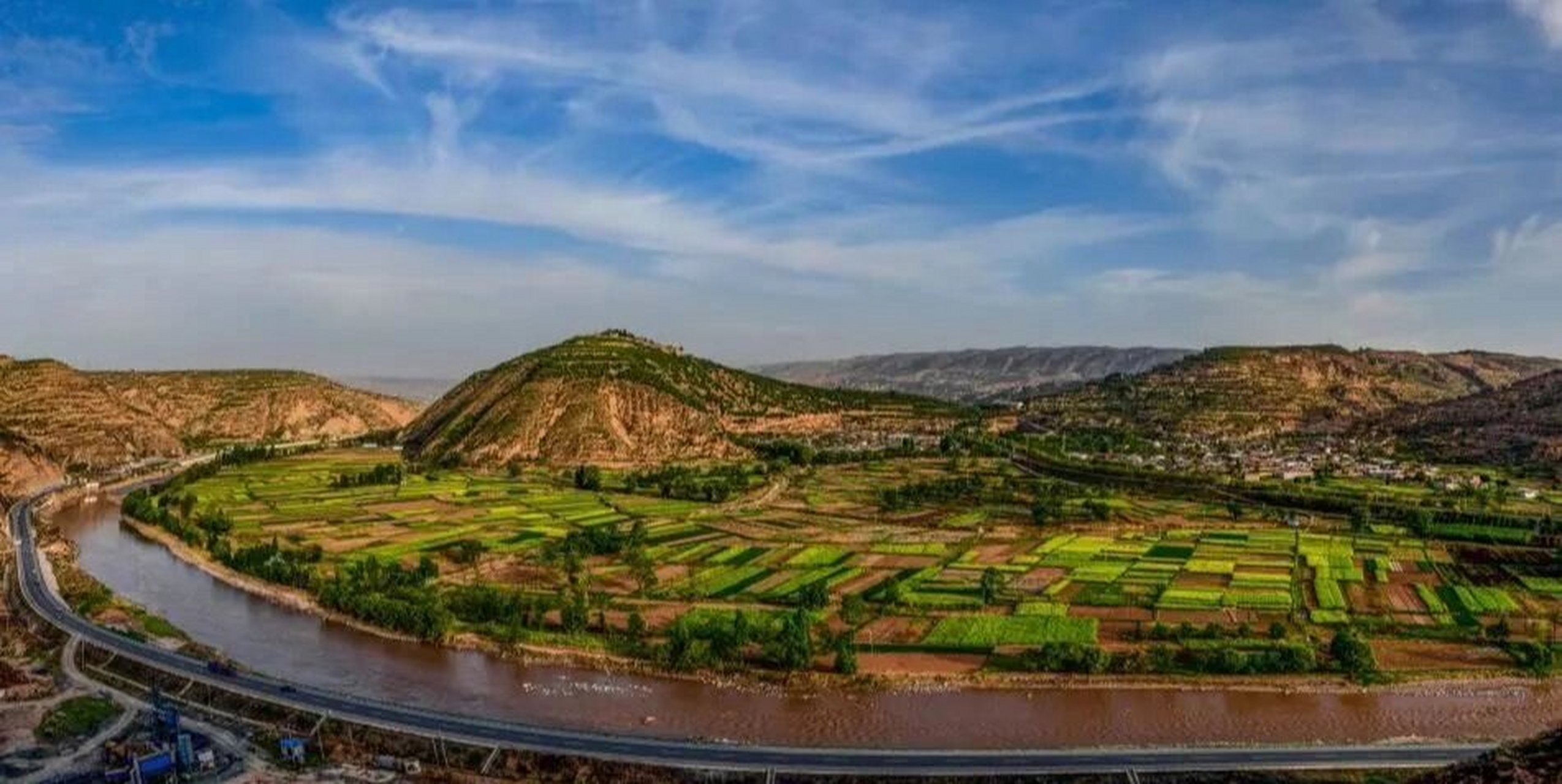 天水境内最著名风景区 天水市内最著名的景点有麦积山,仙人崖,石门