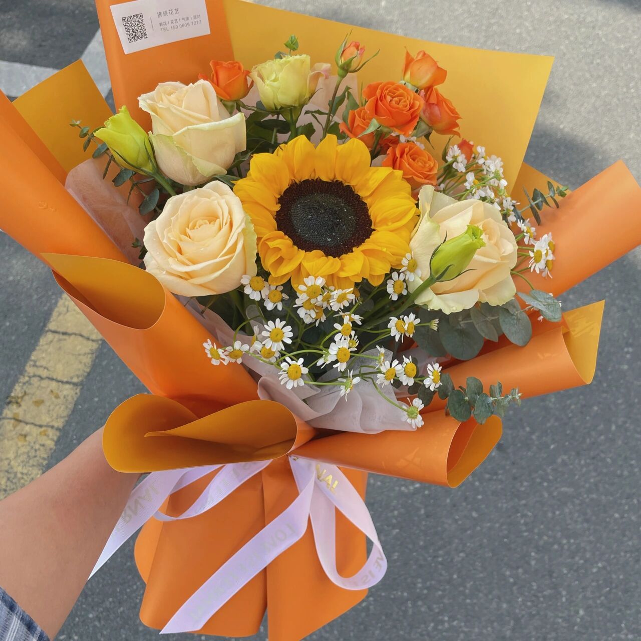 向日葵小花束 最近向日葵小花束挺多