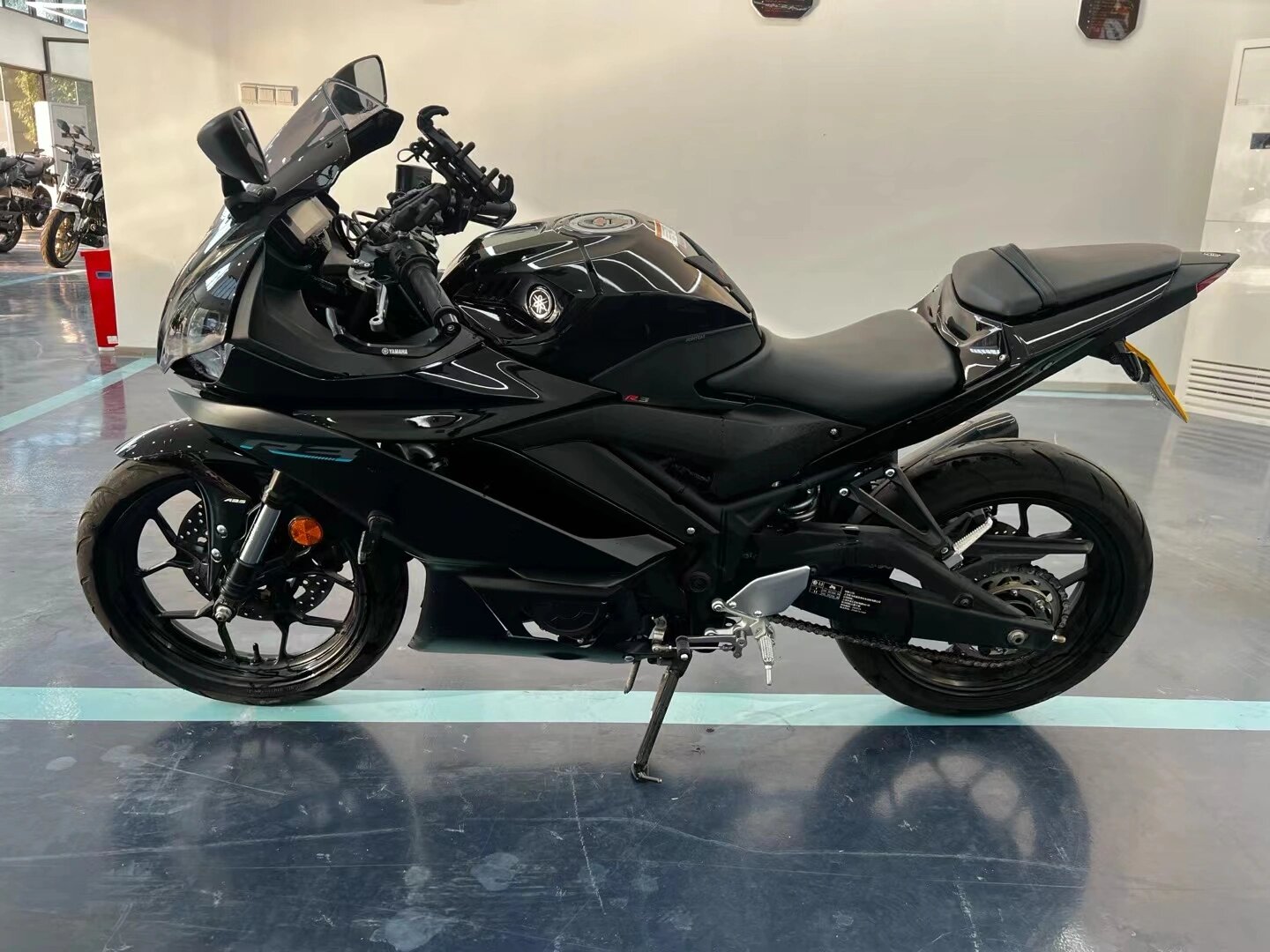 出售23年雅马哈r3 23年23款雅马哈r3 实表4700公里 无倒无摔无事故