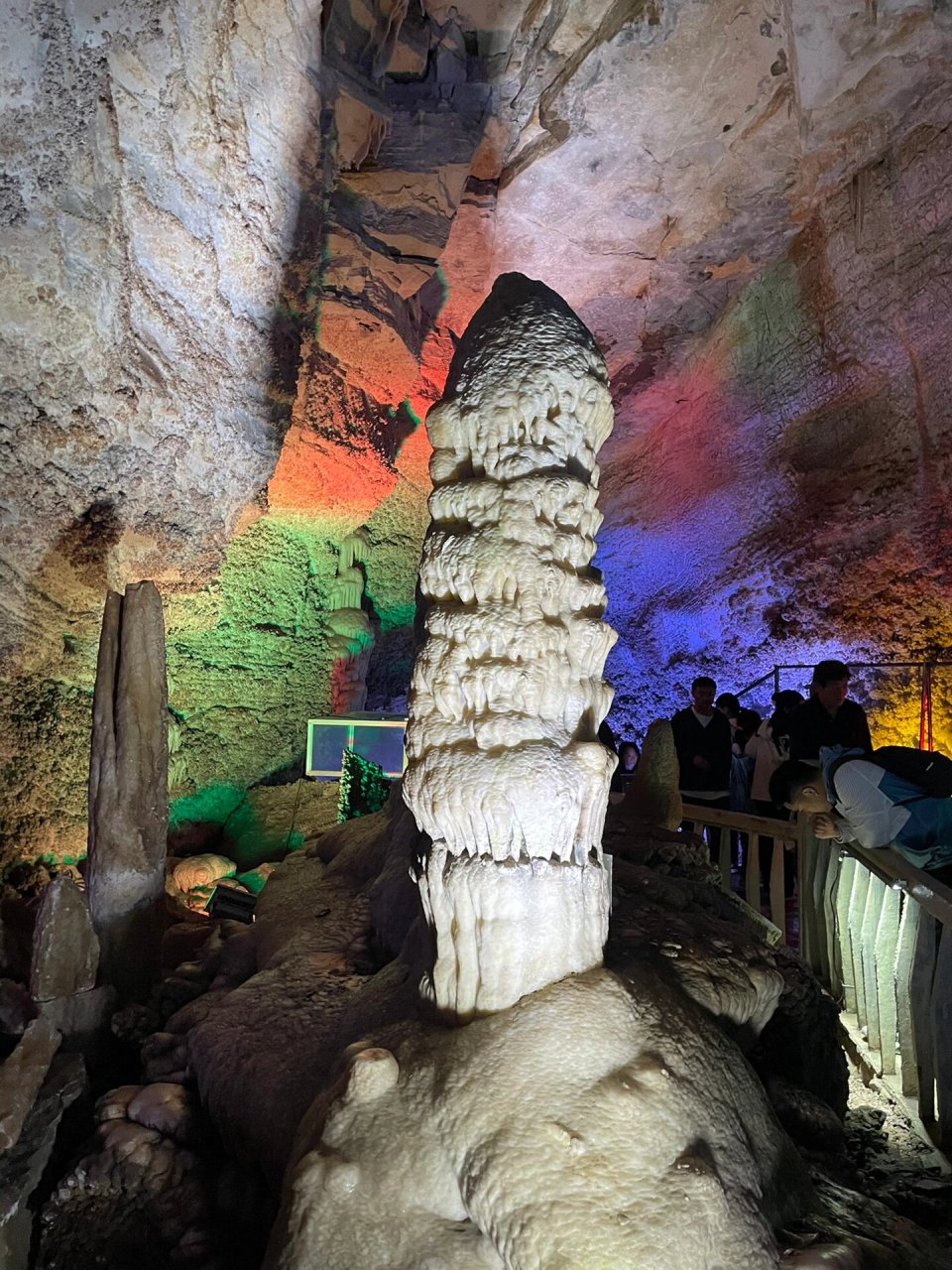 巩义一日游 巩义石窟寺-河洛汇流景区-康百万庄园-浮戏山雪花洞