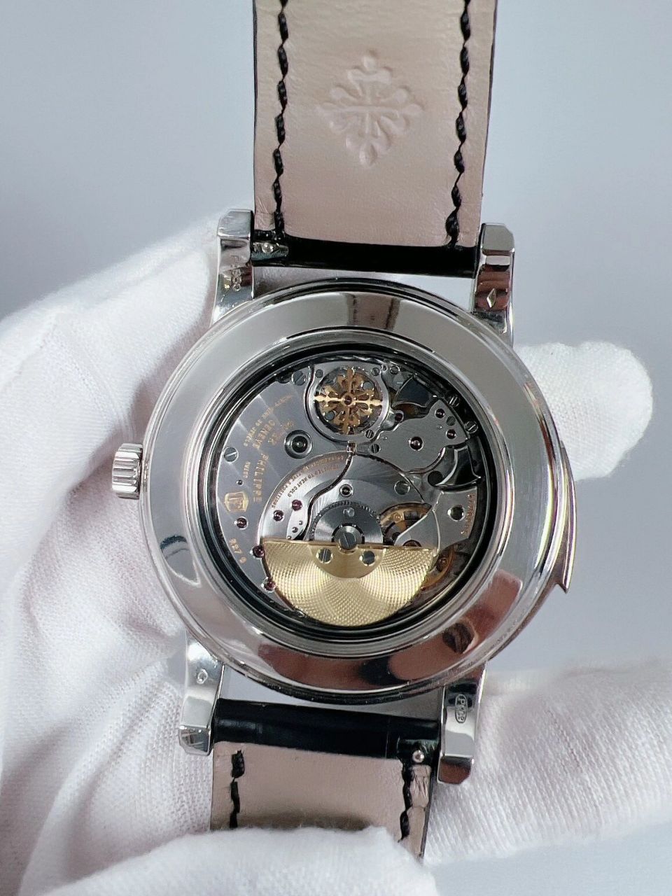 百达翡丽5073p 铂金 5073三问报时腕表是少数具有教堂钟声报时和万年