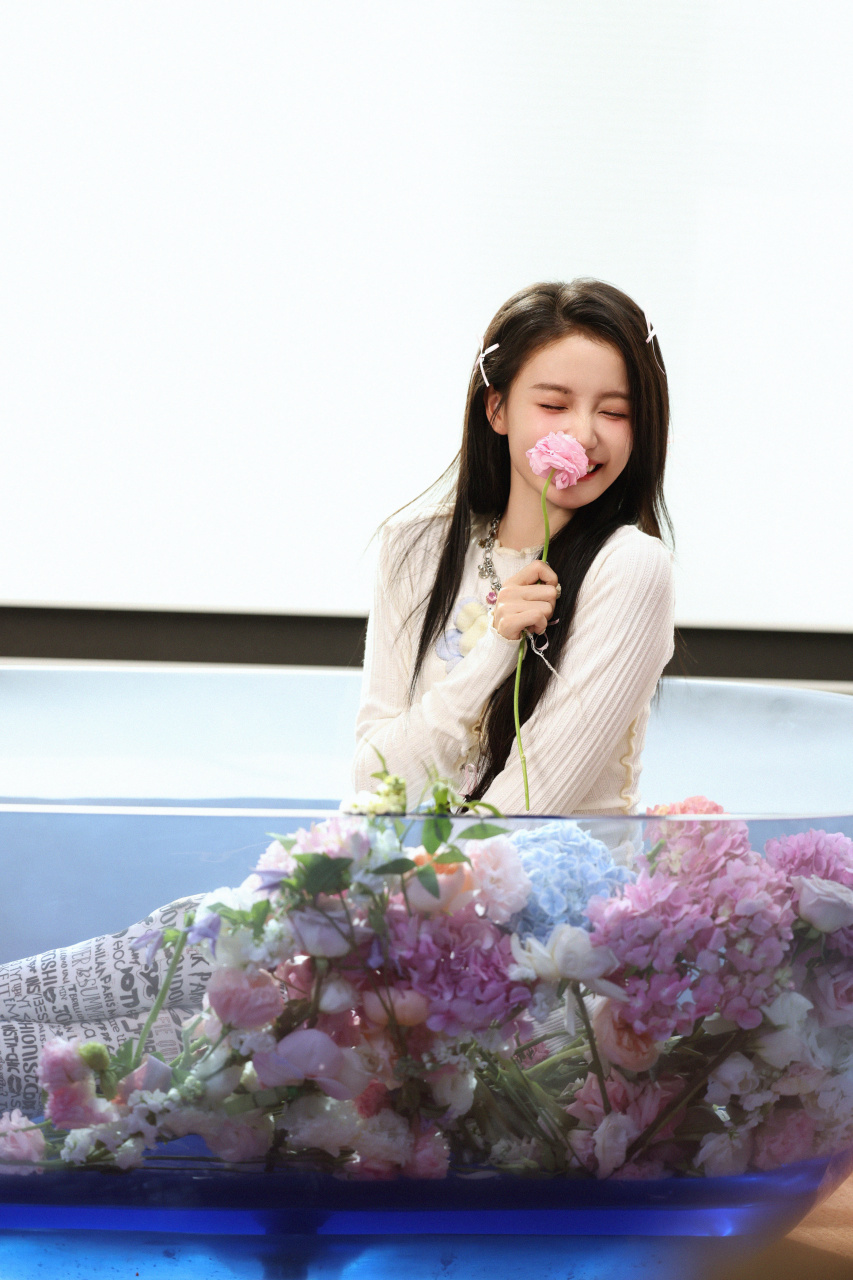 林小宅超话  林小宅 全新单曲《booboolo》已正式上线.