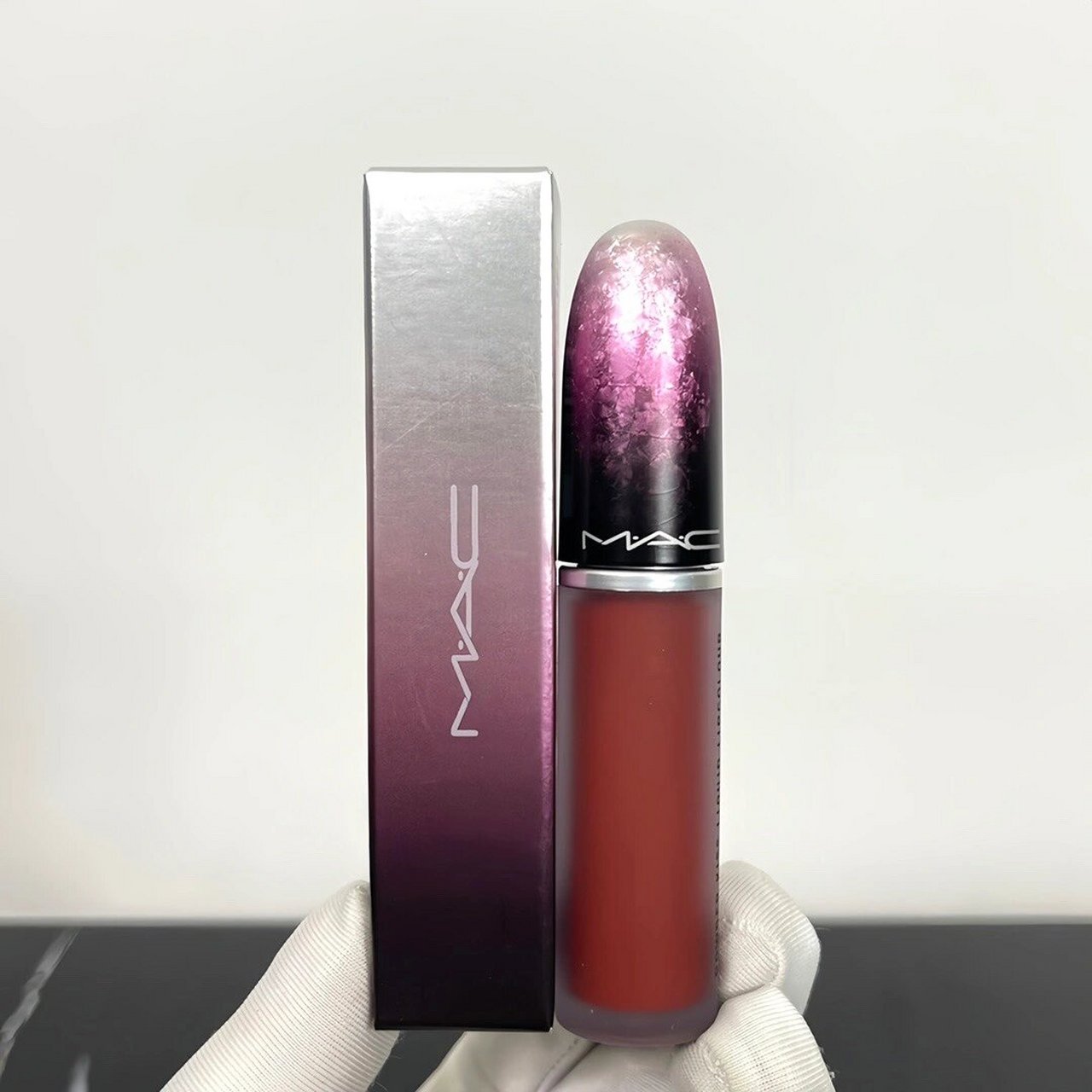 9  mac柔雾唇釉限定款991# mac柔雾唇釉限定款991 釉丝绒雾面唇彩