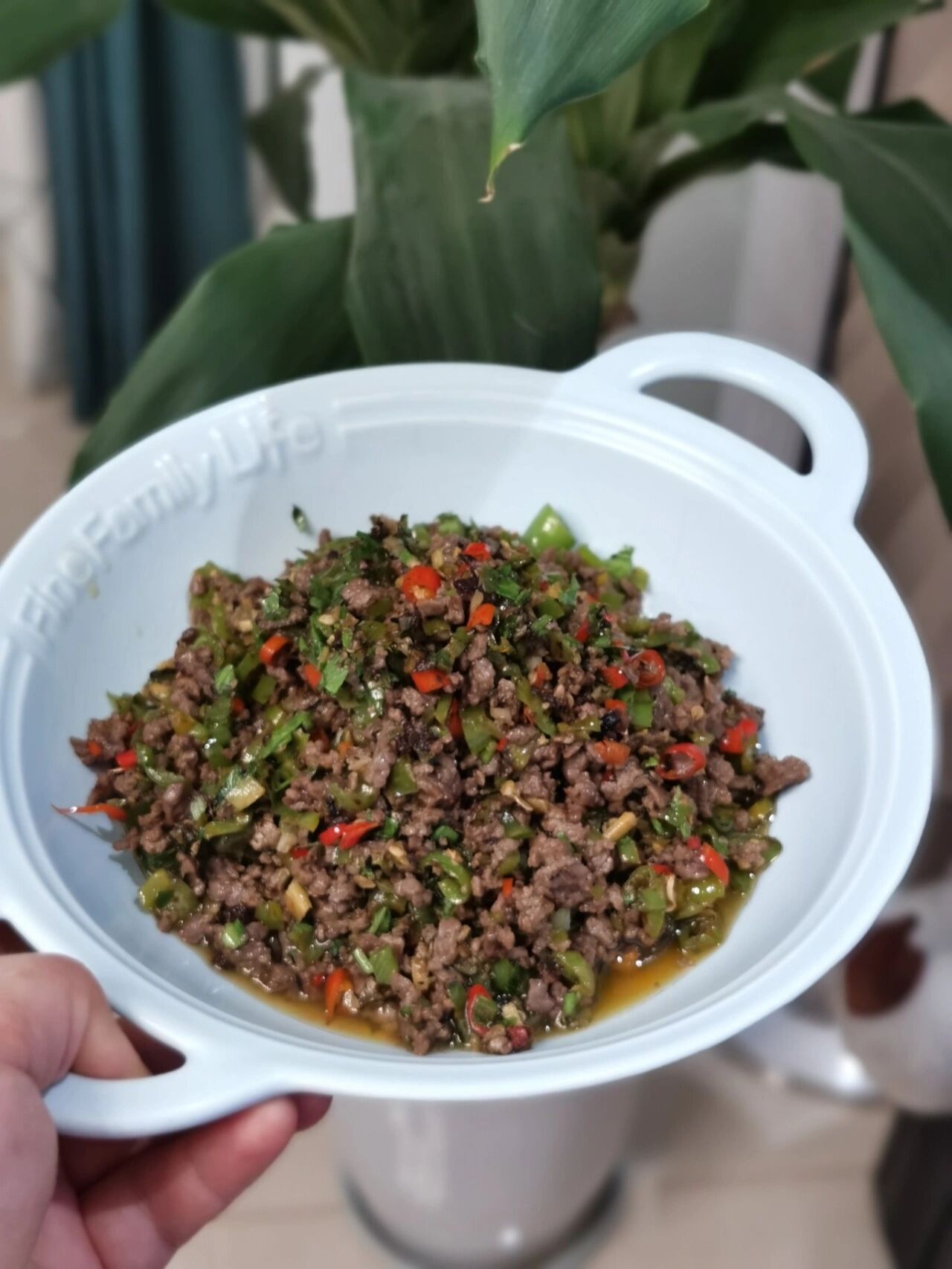 爆辣超下饭的小米辣碎炒牛肉 以前特别年轻的时候无辣不欢,现在年纪渐