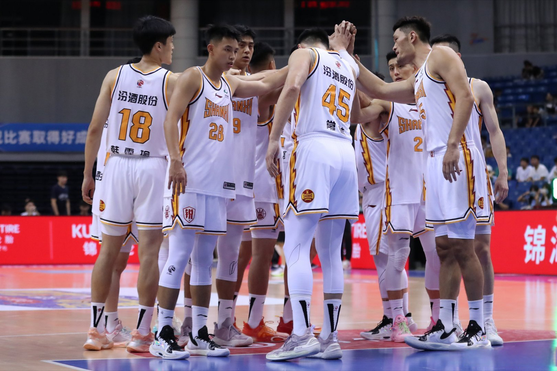 栾利程发博:"首先感谢山西汾酒男篮和杨导 ,给了我这次参加夏季联赛的