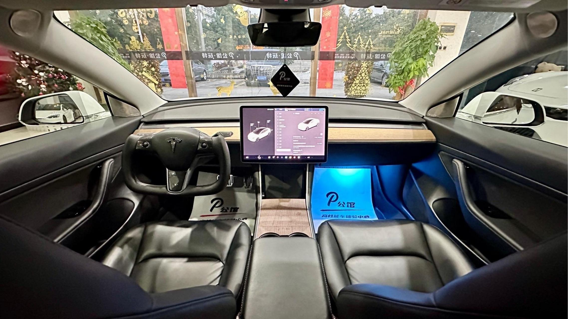 最新到店 21款特斯拉model3标准续航 选配珍珠白车漆02黑色内饰