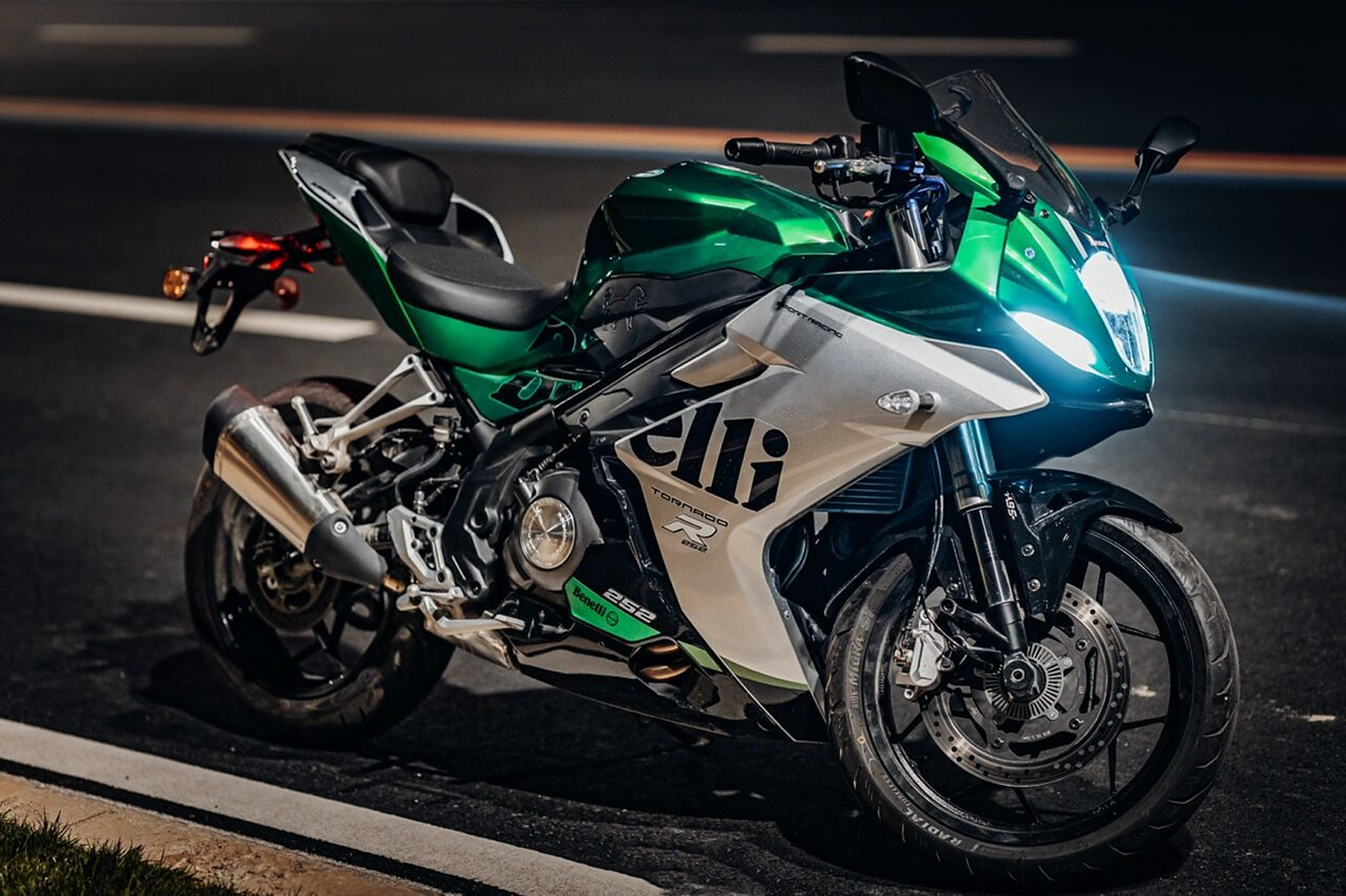 贝纳利丨龙卷风 31323531383132 25239