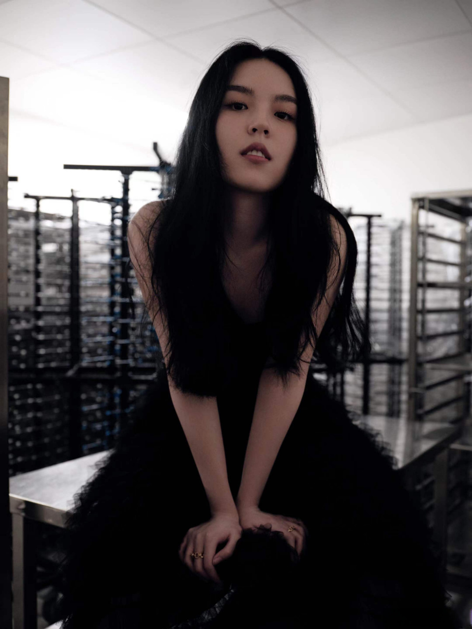 李咏女儿首次公开亮相李咏女儿法图麦露背身材 21岁的法图麦-李 今日