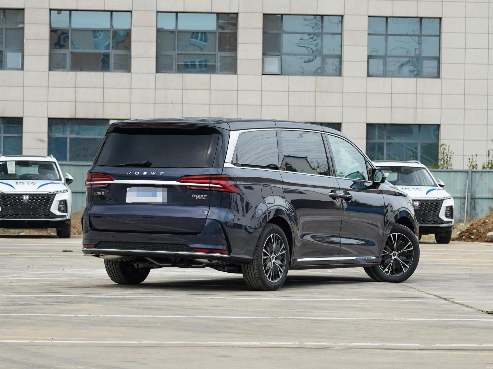 荣威imax8 性价比最高的7座mpv   提车价16xxxx元 商务车