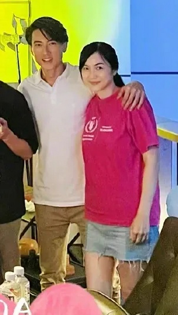 吴尊老婆林丽莹真低调,穿着好朴素啊.