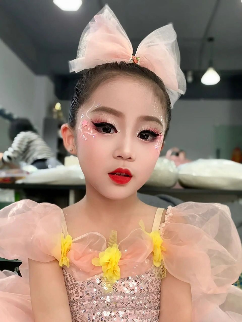 儿童表演妆 宝宝们的独舞表演造型.