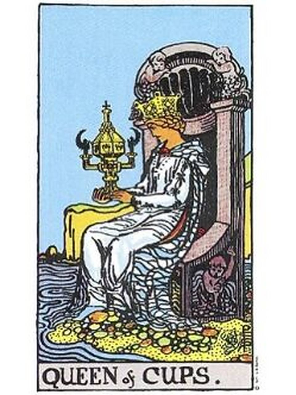 圣杯皇后正位解读——水77水元素 关键词,温柔感性的女人,擅长倾听