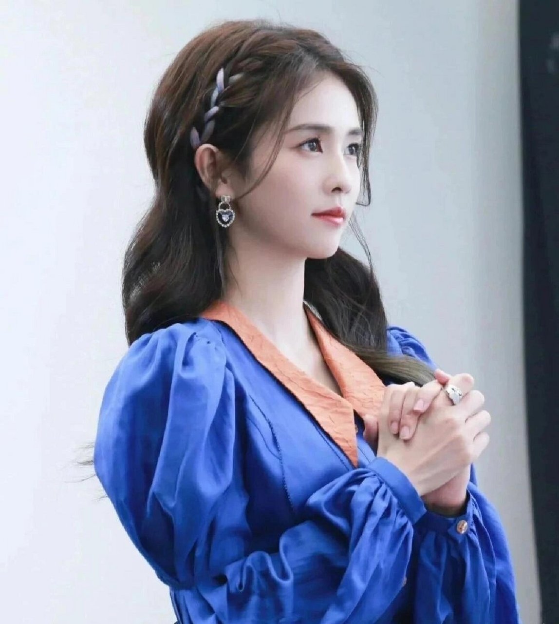 鹿茸们有福了,白鹿真人头像来啦! 对10月说你好