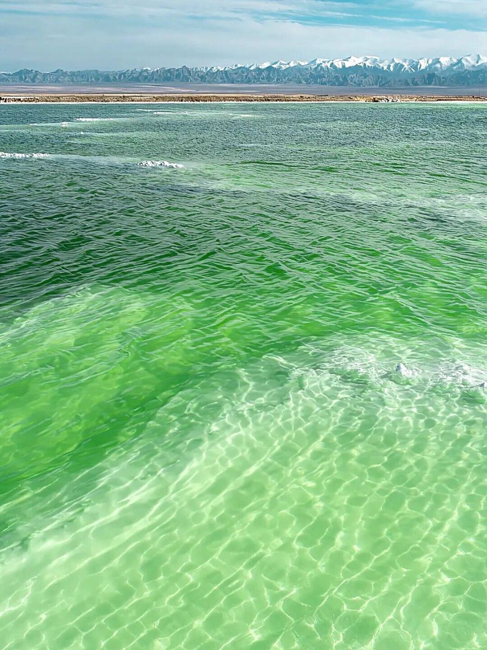 青海翡翠湖美景来了! 这么好看的翡翠湖,当然要分享给你啦!