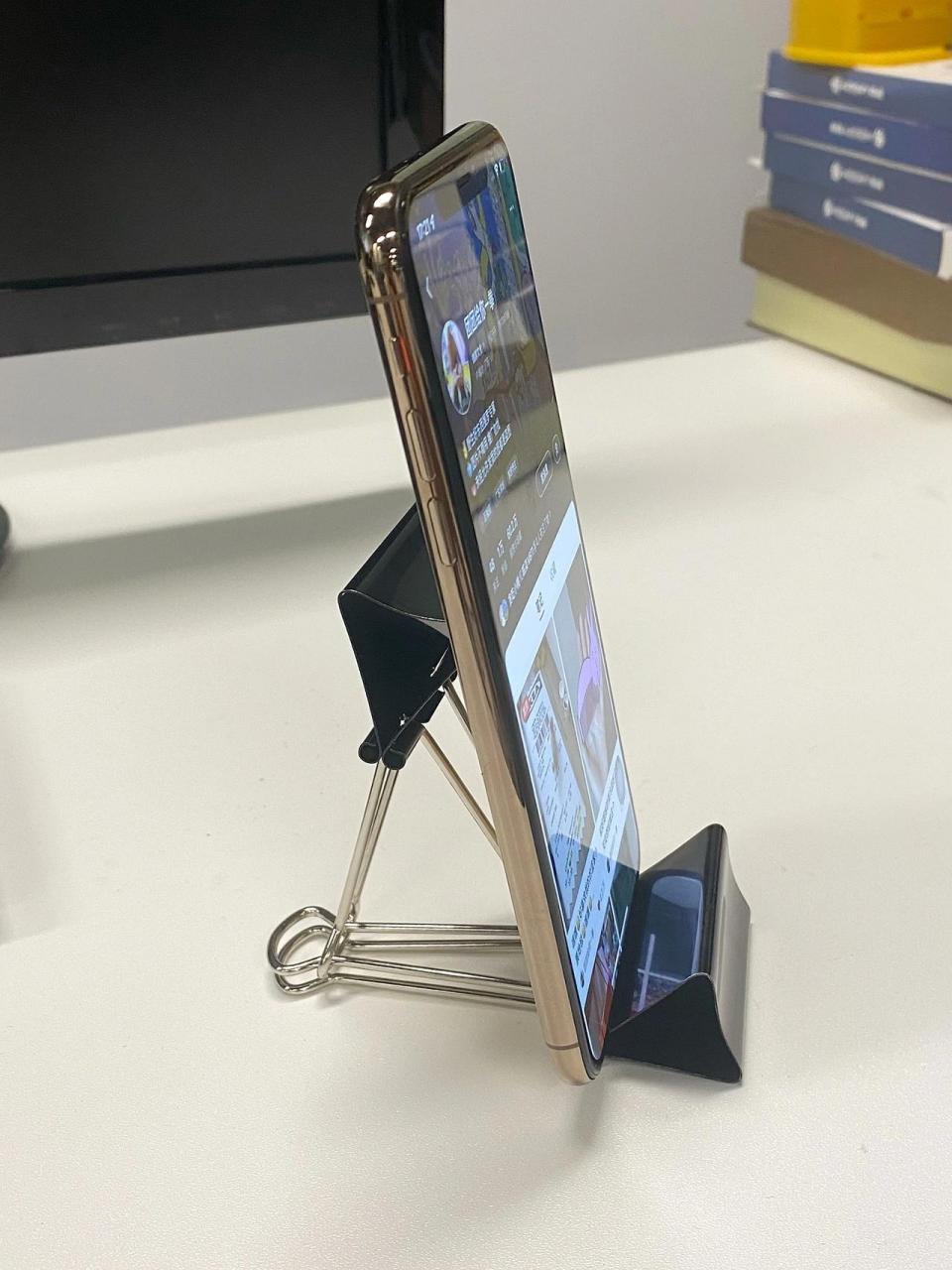 打工人技能满点时刻,燕尾夹diy手机支架!