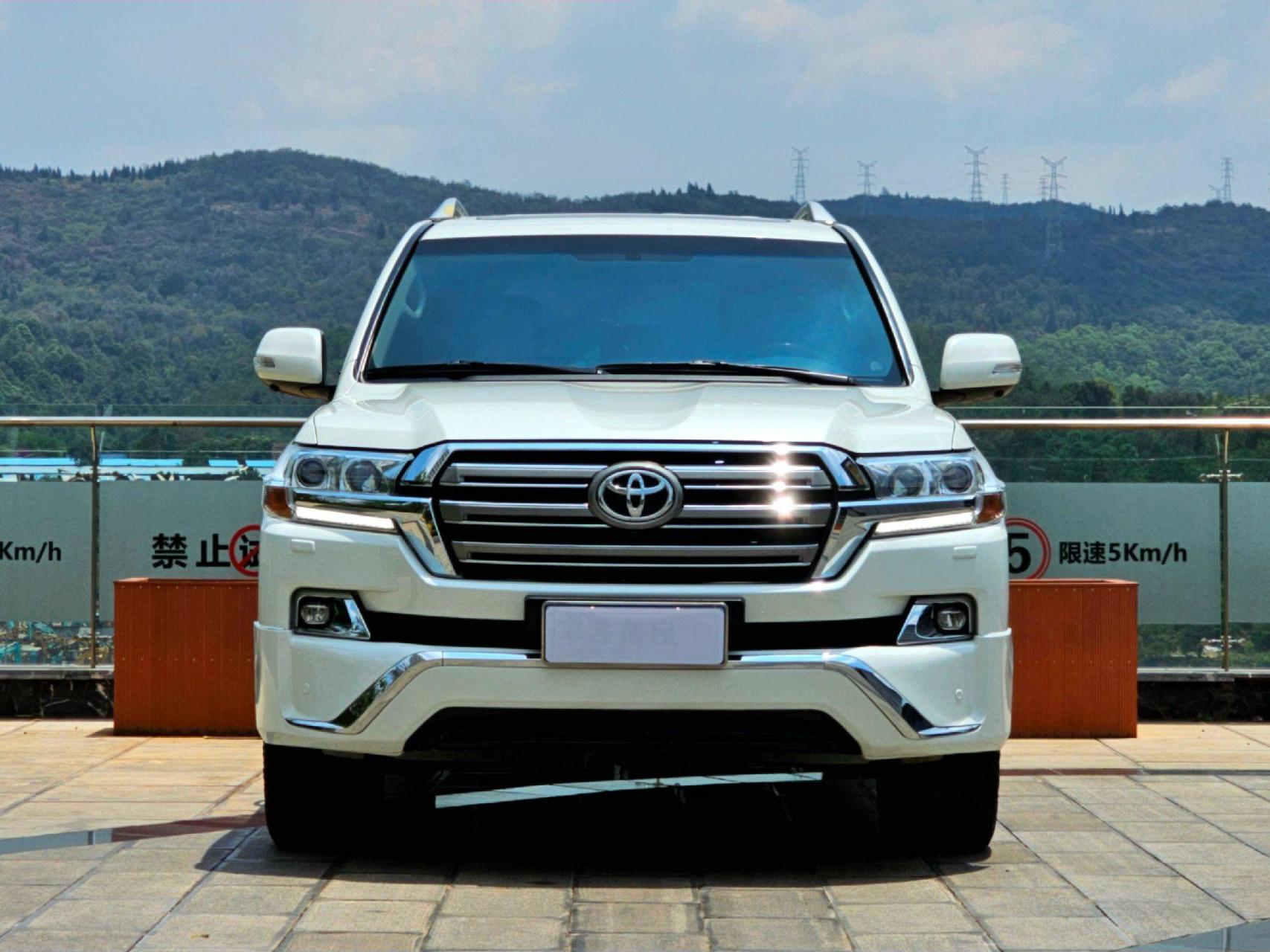 18年丰田兰德酷路泽gx-r v8发动机d4d柴油 小跑11万公里 七座8气囊