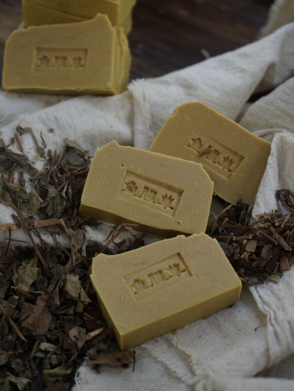 鱼腥草苦楝皂.痘痘肌必入的一款皂皂 鱼腥草,又名折耳根.