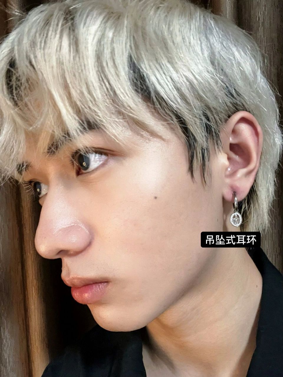 男生打耳洞指南 哪个男孩子不想戴上一个酷酷的耳钉呢92 可是害怕打