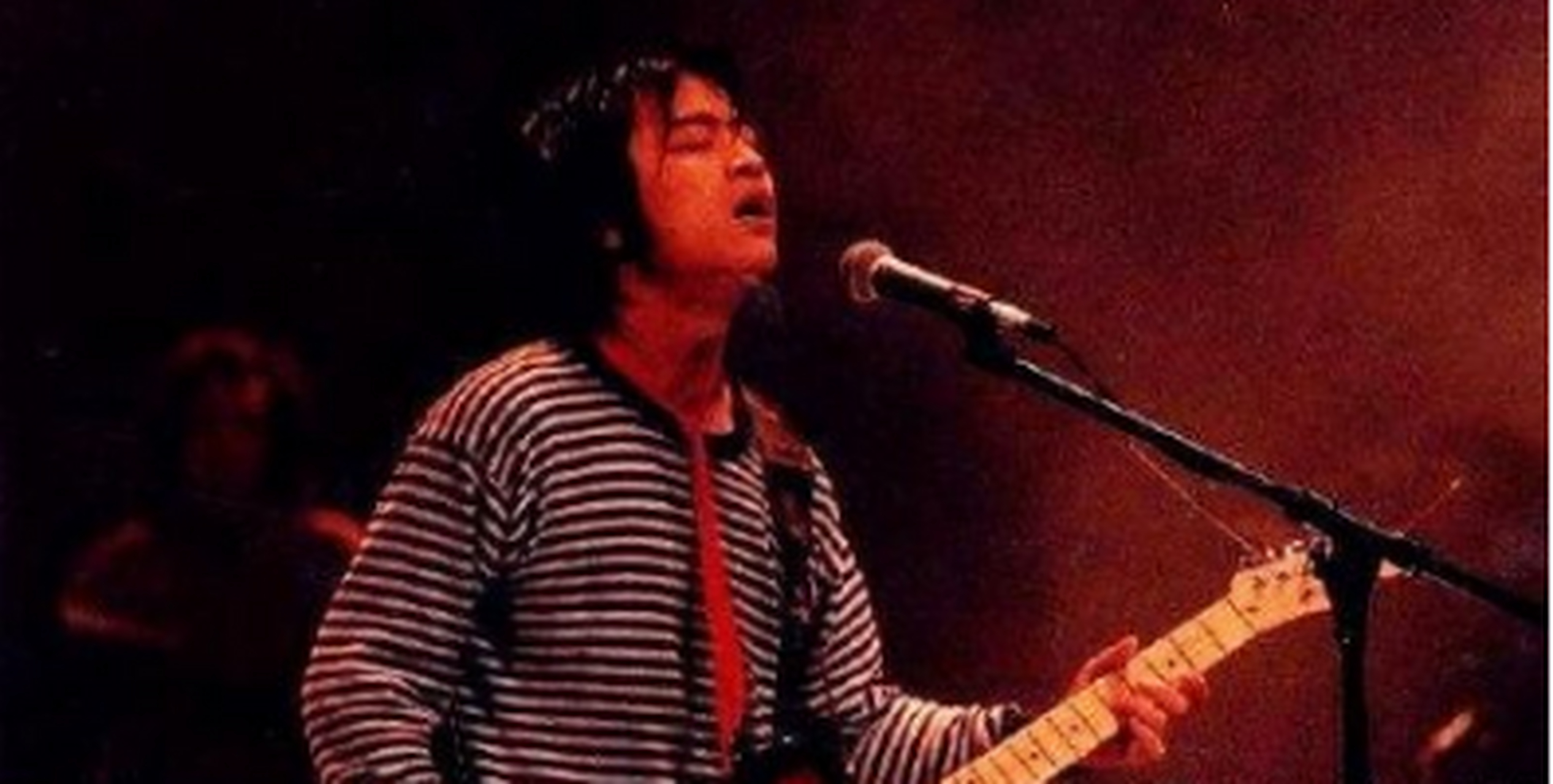 值得看的音乐现场#魔岩三杰何勇 《姑娘漂亮》94香港红磡演唱会高 !!