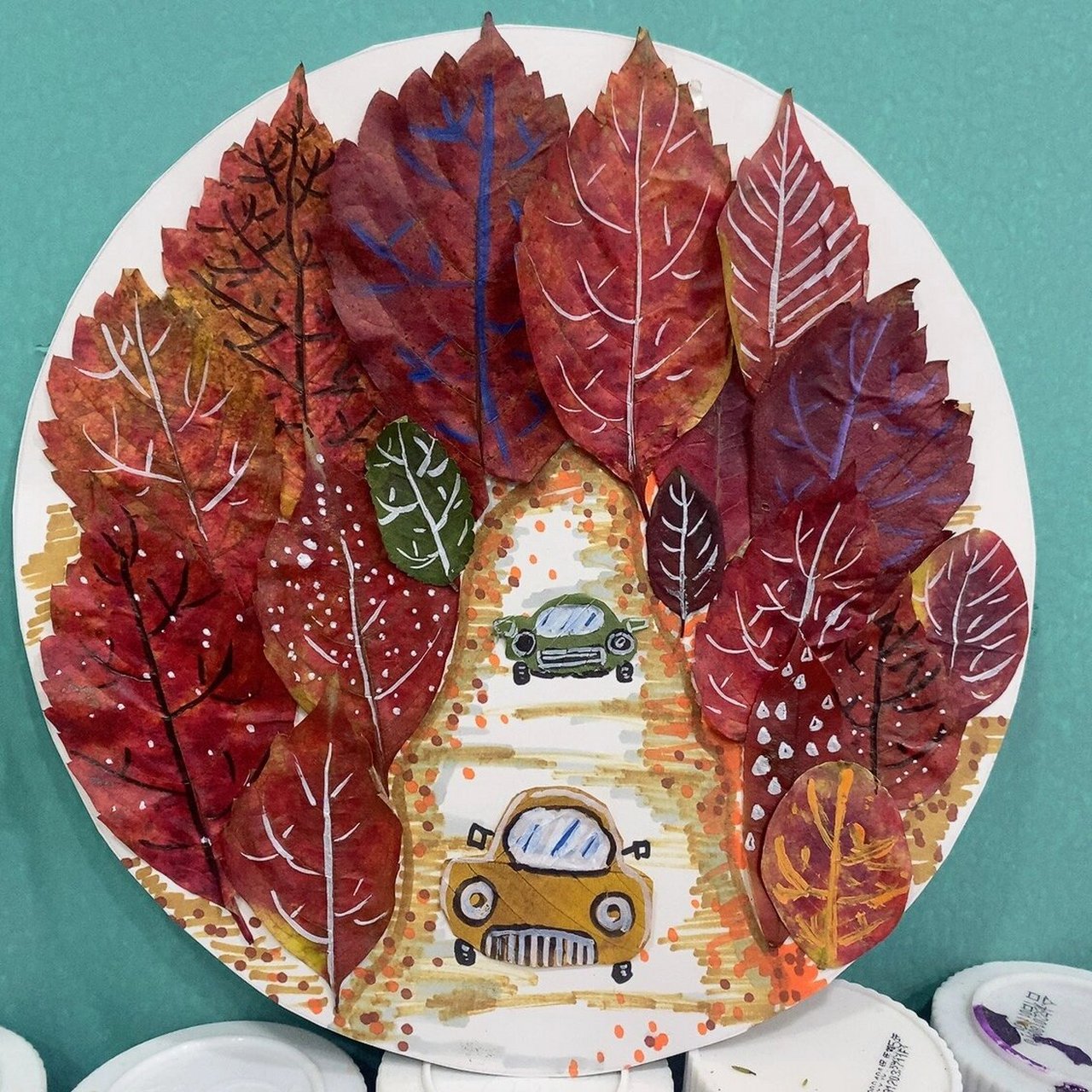 秋日小景·树叶拼贴画 汽车也是树叶剪的哦 幼儿园亲子树叶剪贴画