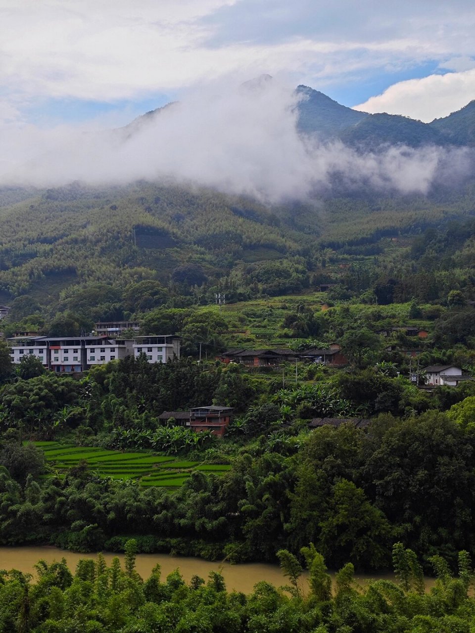 蓬莱圣境-三明尤溪蓬莱山 从坂面镇远眺蓬莱山(图九) 67上山水泥路