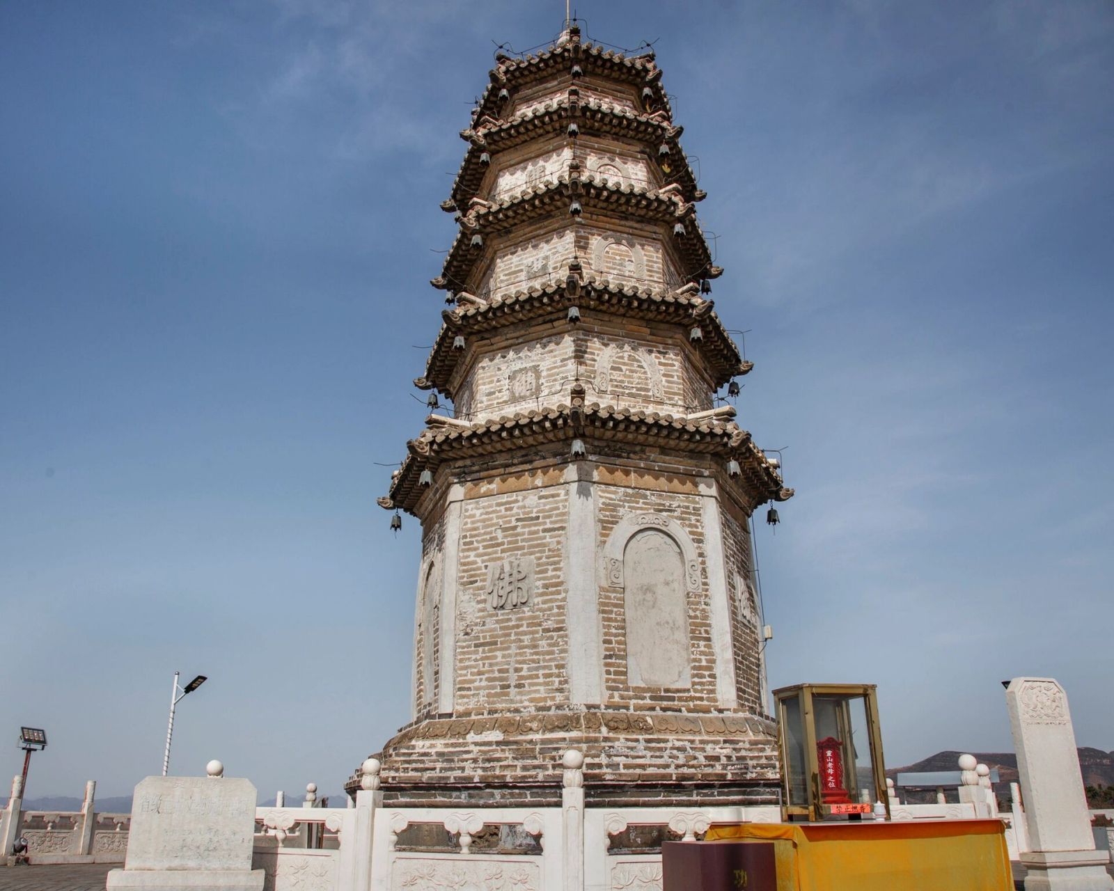 no553 河北廊坊 三河 灵山塔及灵山寺 三河灵山塔位于灵山顶端,建于