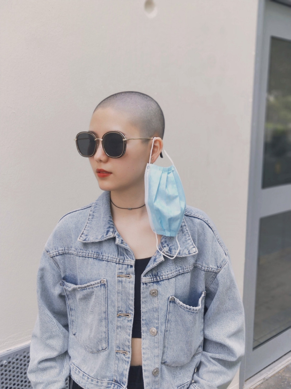 女生也可以剃光头 我的发型我做主 想分享一下我做过最酷也一点都没有