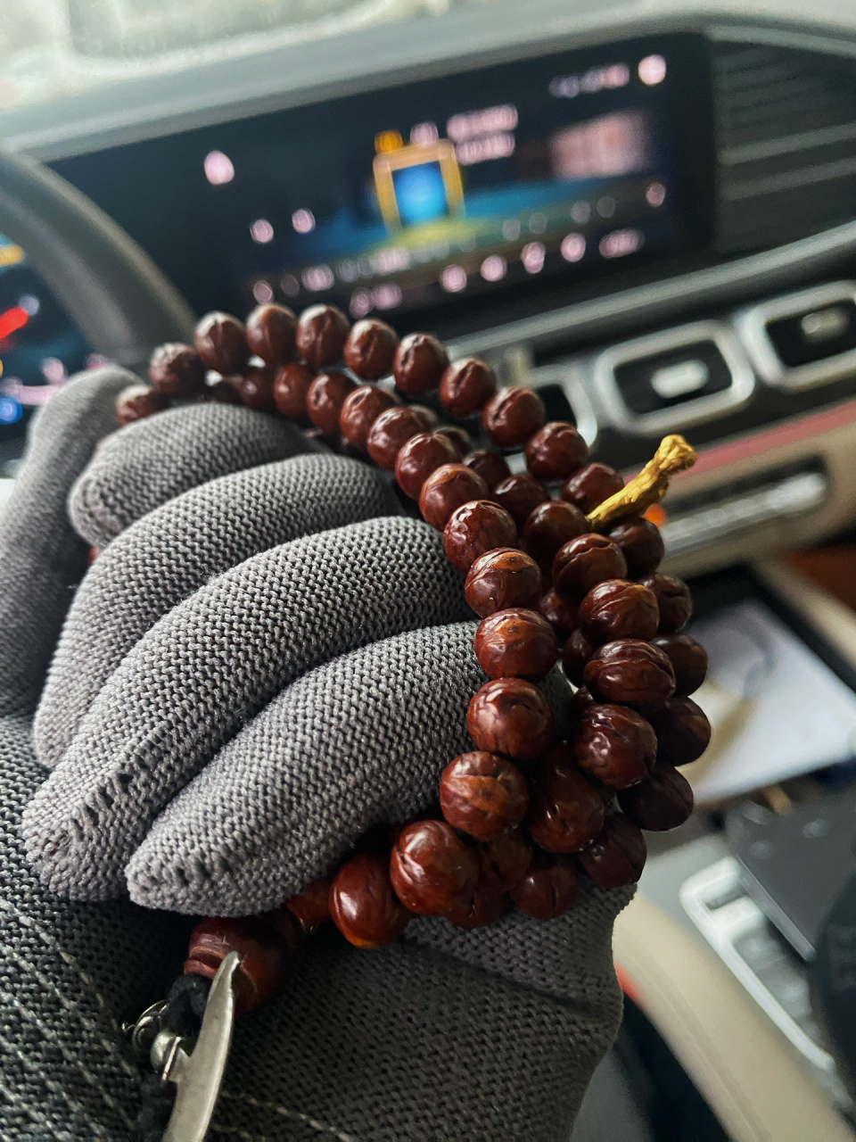 酸枣核的优点无缺点: 不花没色差不漏眼,不怕汗盘玩无压力,小尺寸量大