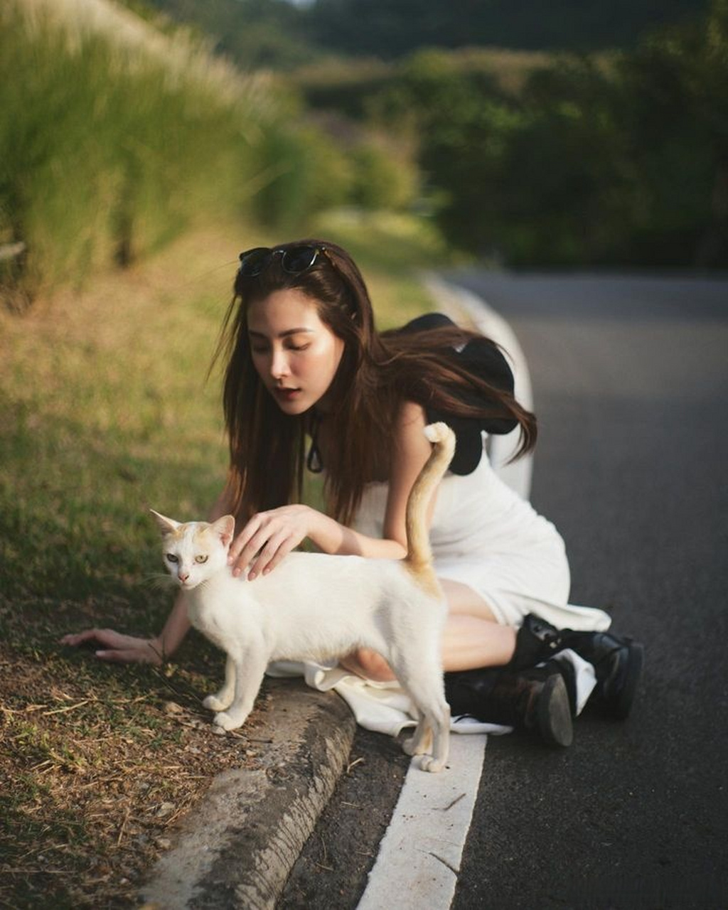 baifern吕爱惠#baifern美照被网友起哄像在拍婚纱照!