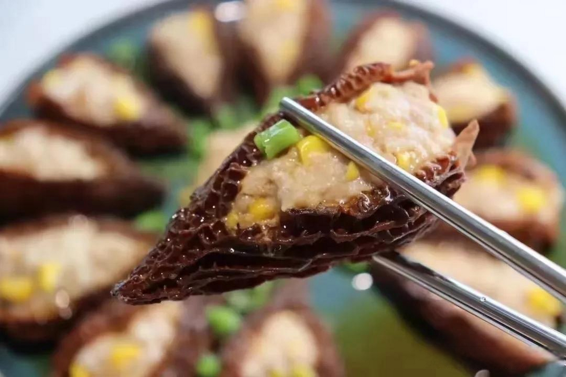 羊肚菌做成的美食,美味又好看 羊肚菌是珍贵的稀有食用菌之一,香味