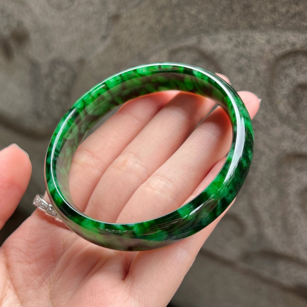 古色古香    绿森林🌲翡翠花青手镯 🍃花青翡翠:花青翡翠之中的"