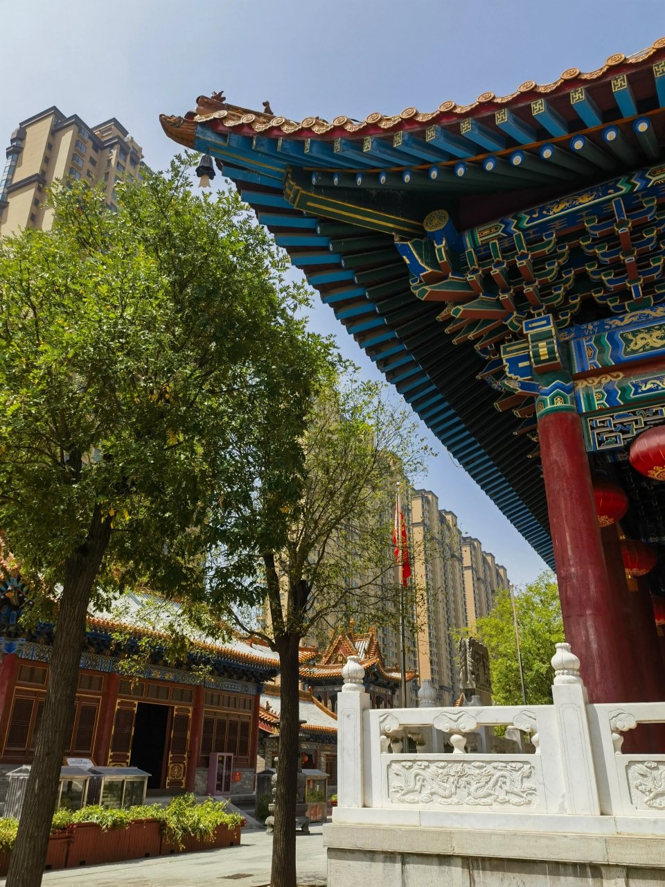 闹市中的太原龙华寺 龙华寺 创建于北齐时期,历经1500余年的历史,是