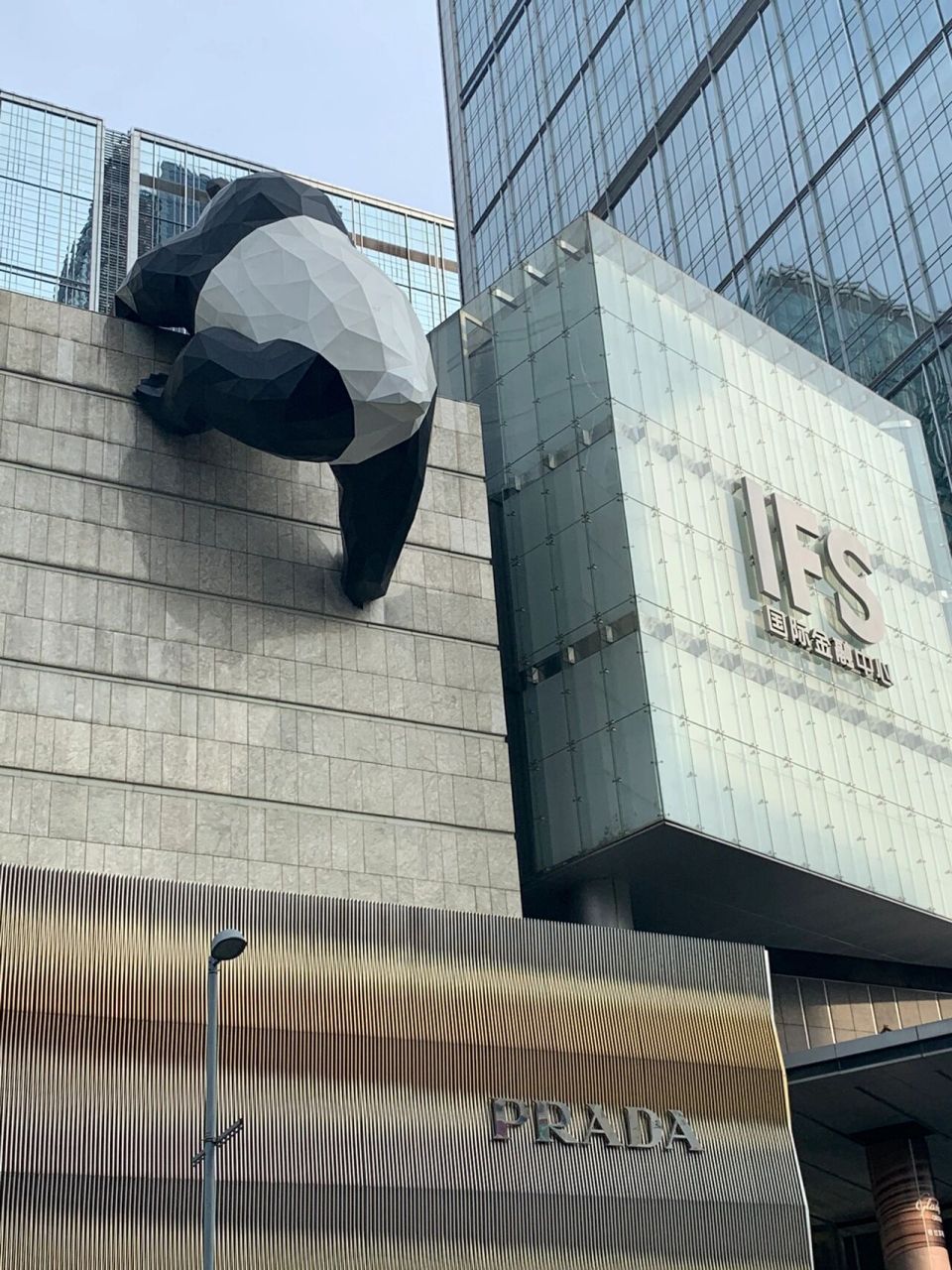 成都|熊猫雕塑打卡地合集 p1 p3:成都ifs国金中心7楼 这个标志大家