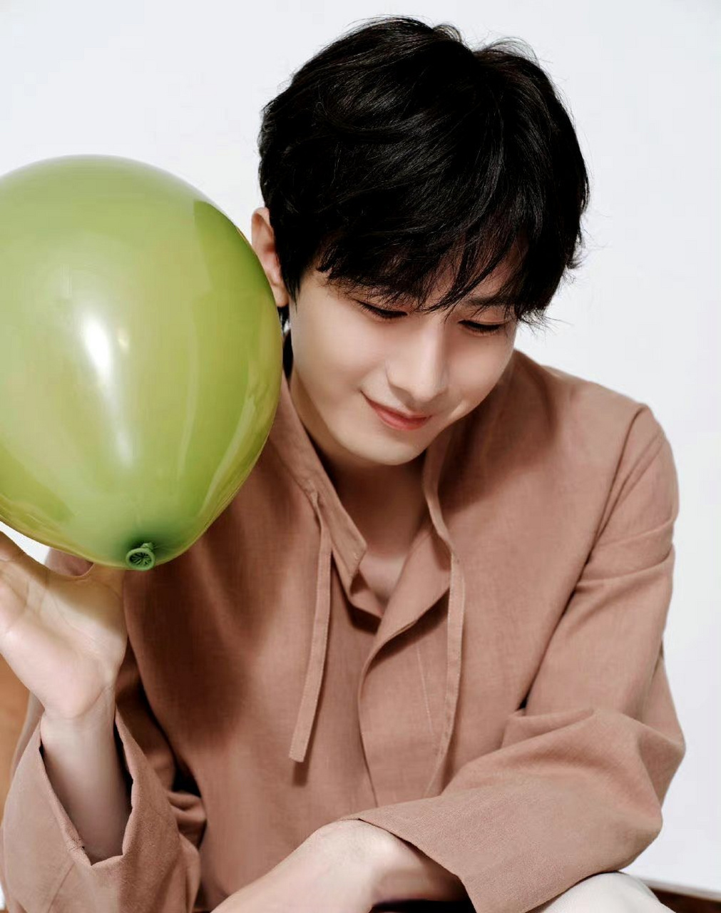 成毅生日写真来咯 大家喜欢吗?